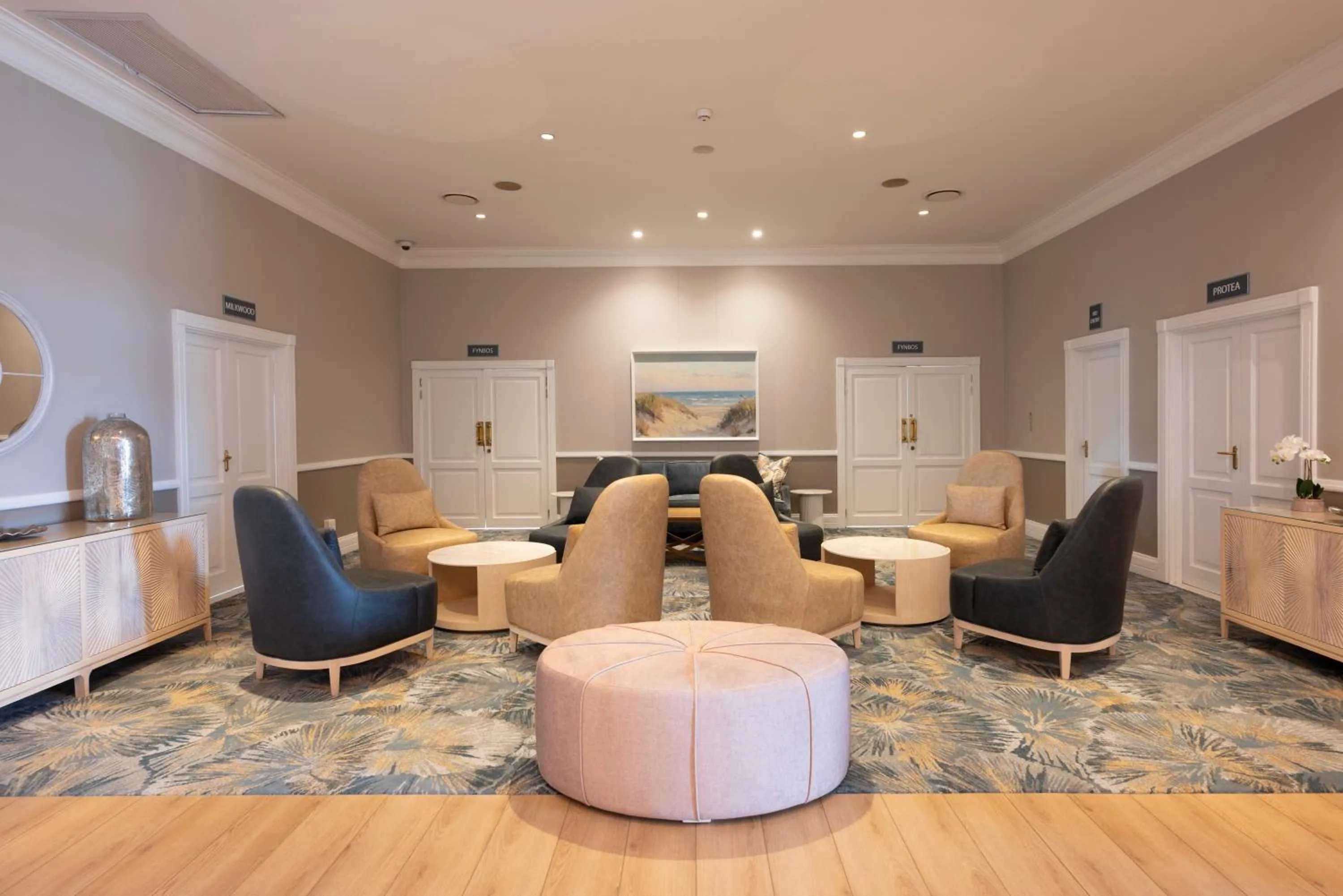 Lobby or reception in Garden Route Hotel