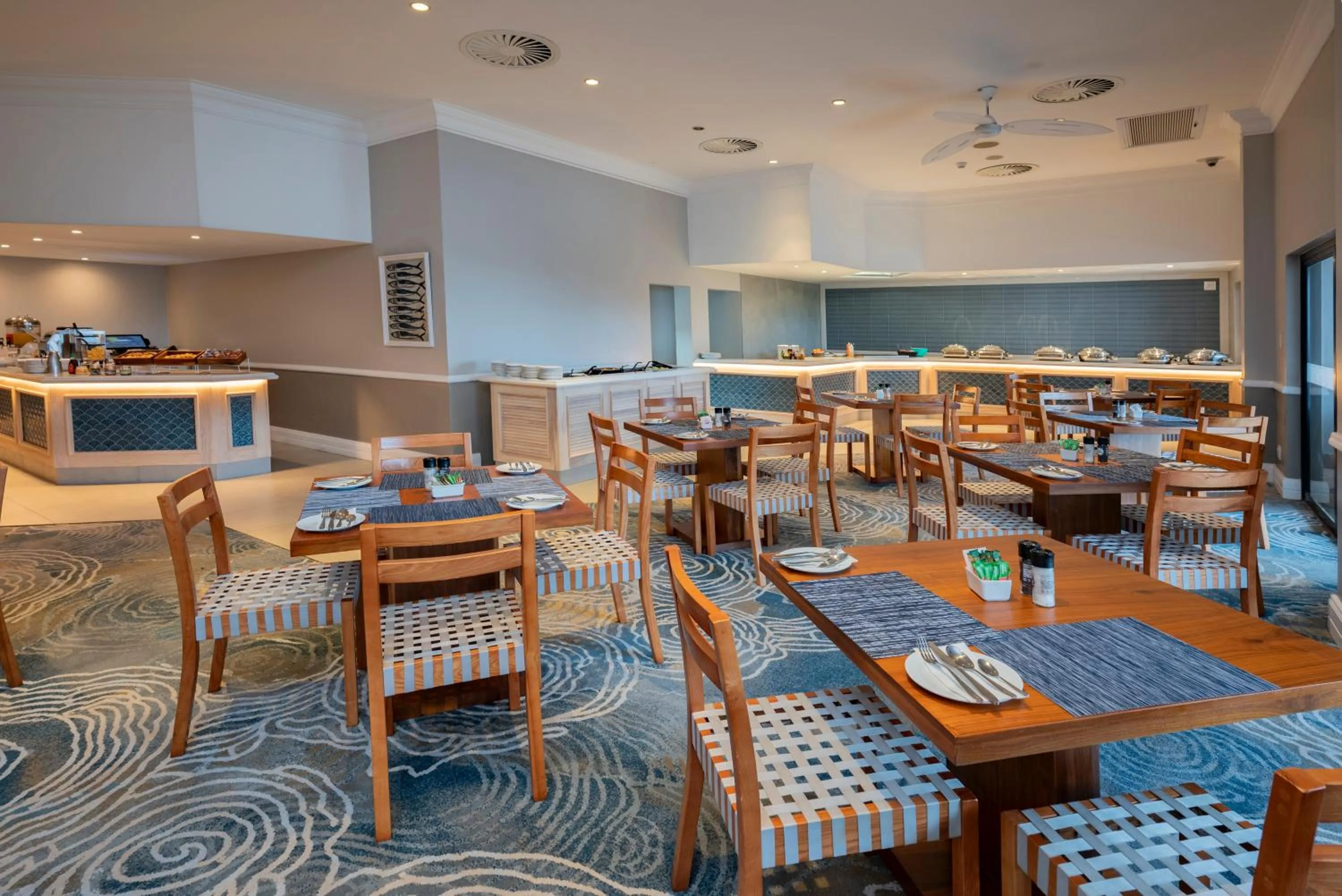 Restaurant/places to eat in Garden Route Hotel