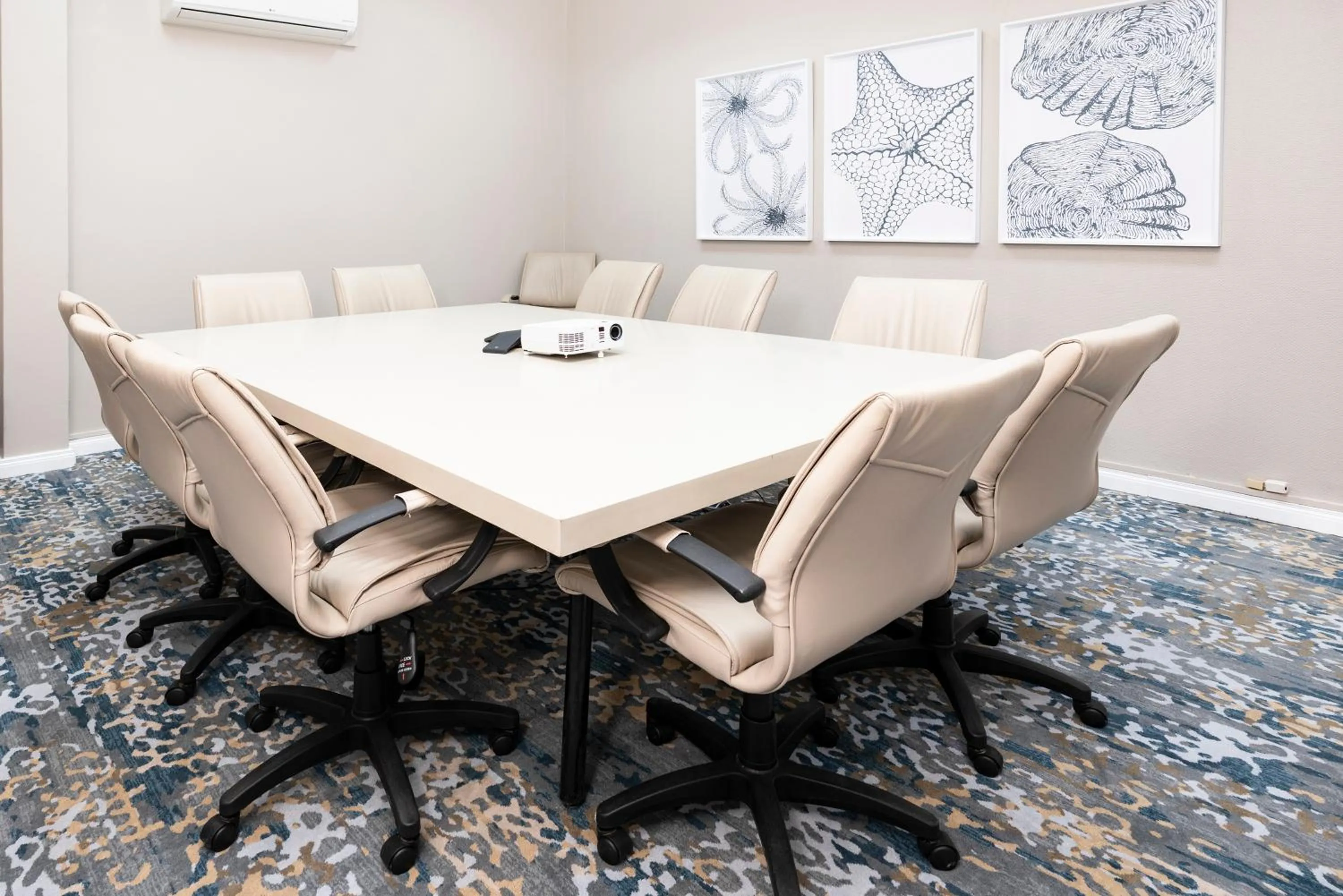 Meeting/conference room in Garden Route Hotel