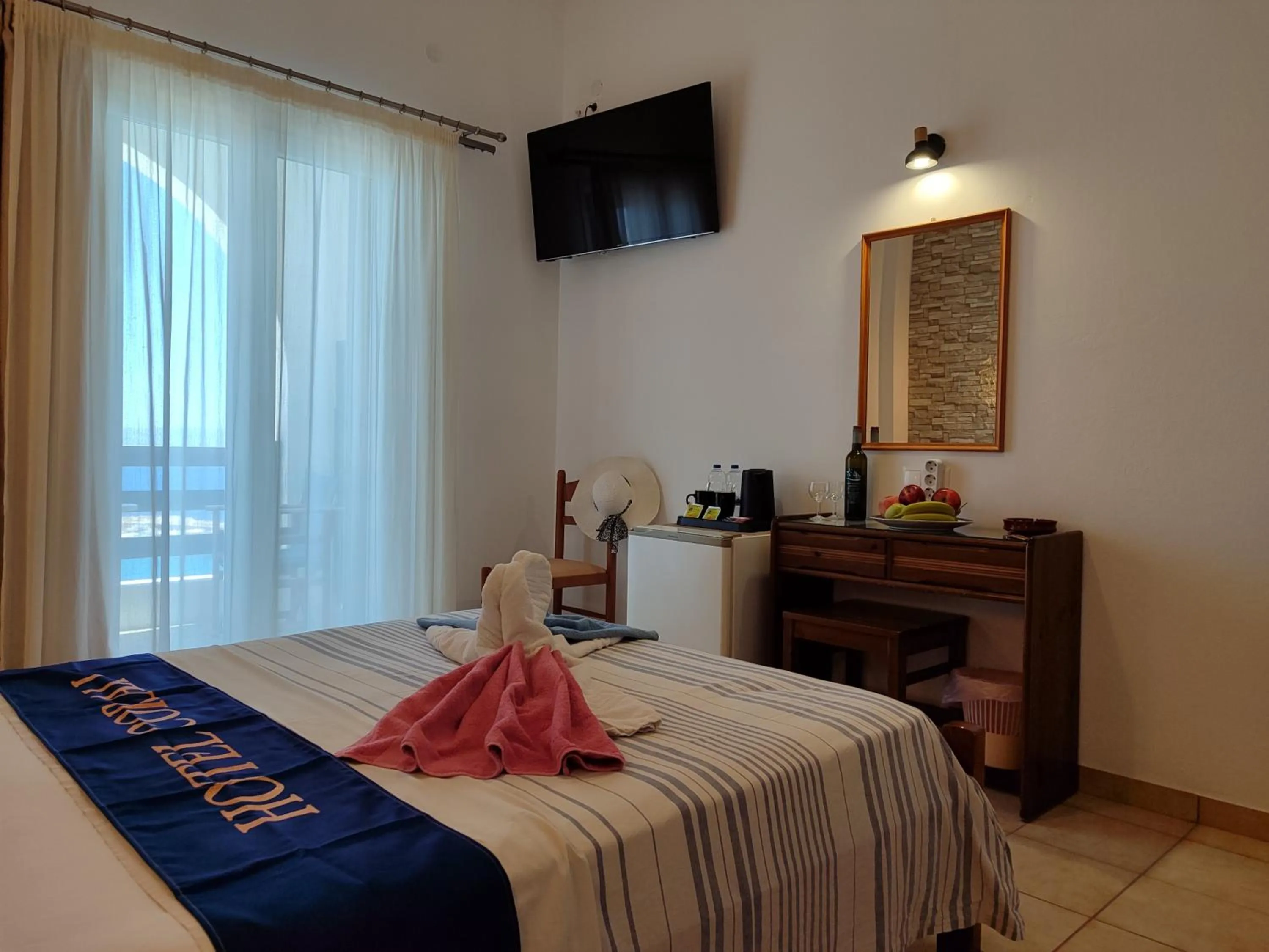 Bedroom, Bed in Corali Hotel