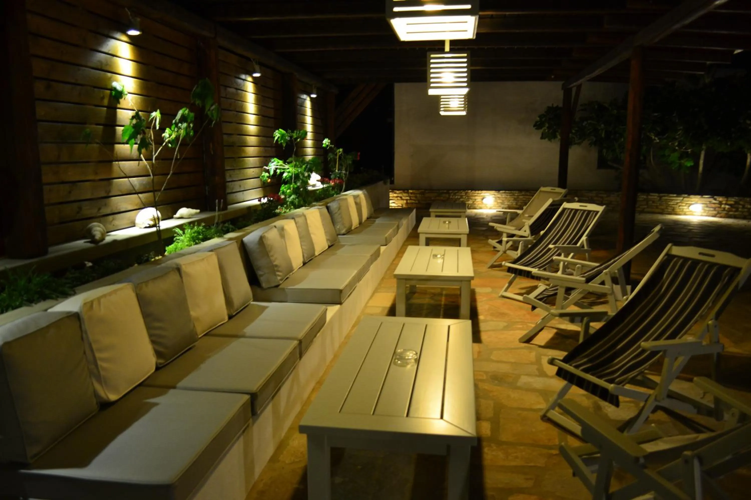 Area and facilities in Brother's Hotel