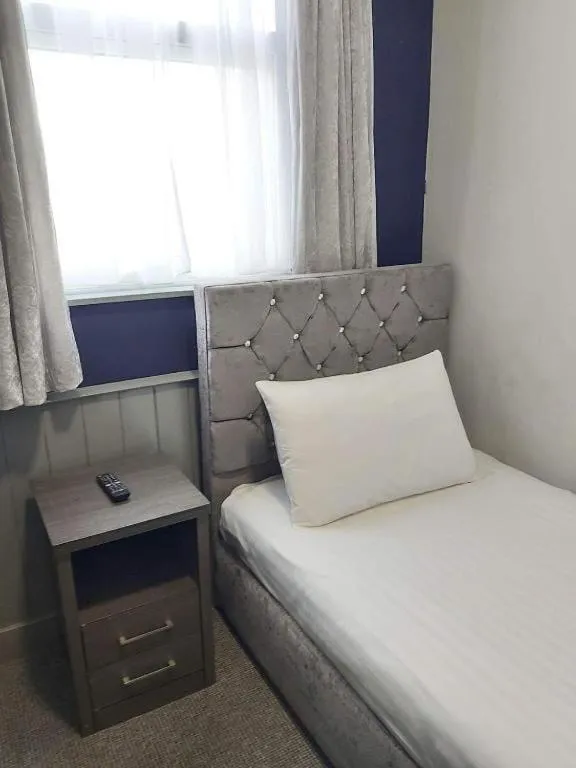 Bedroom, Bed in OYO Ivy Hotel