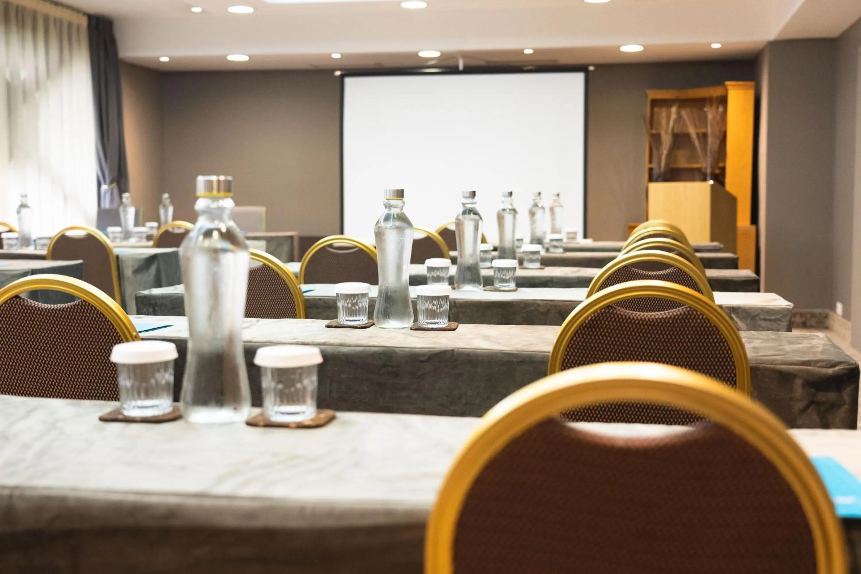 Business facilities in Golden Star City Resort