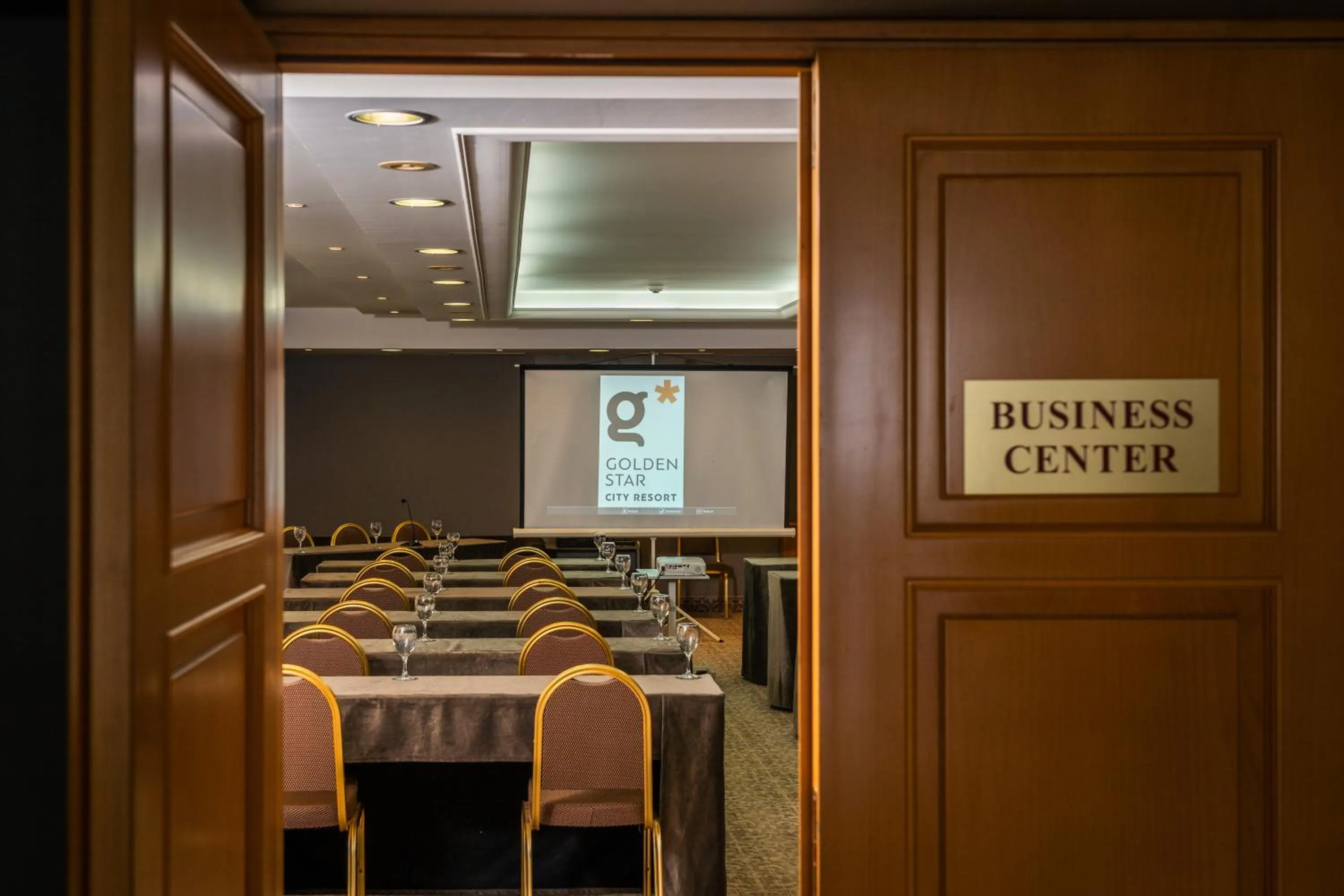 Business facilities in Golden Star City Resort