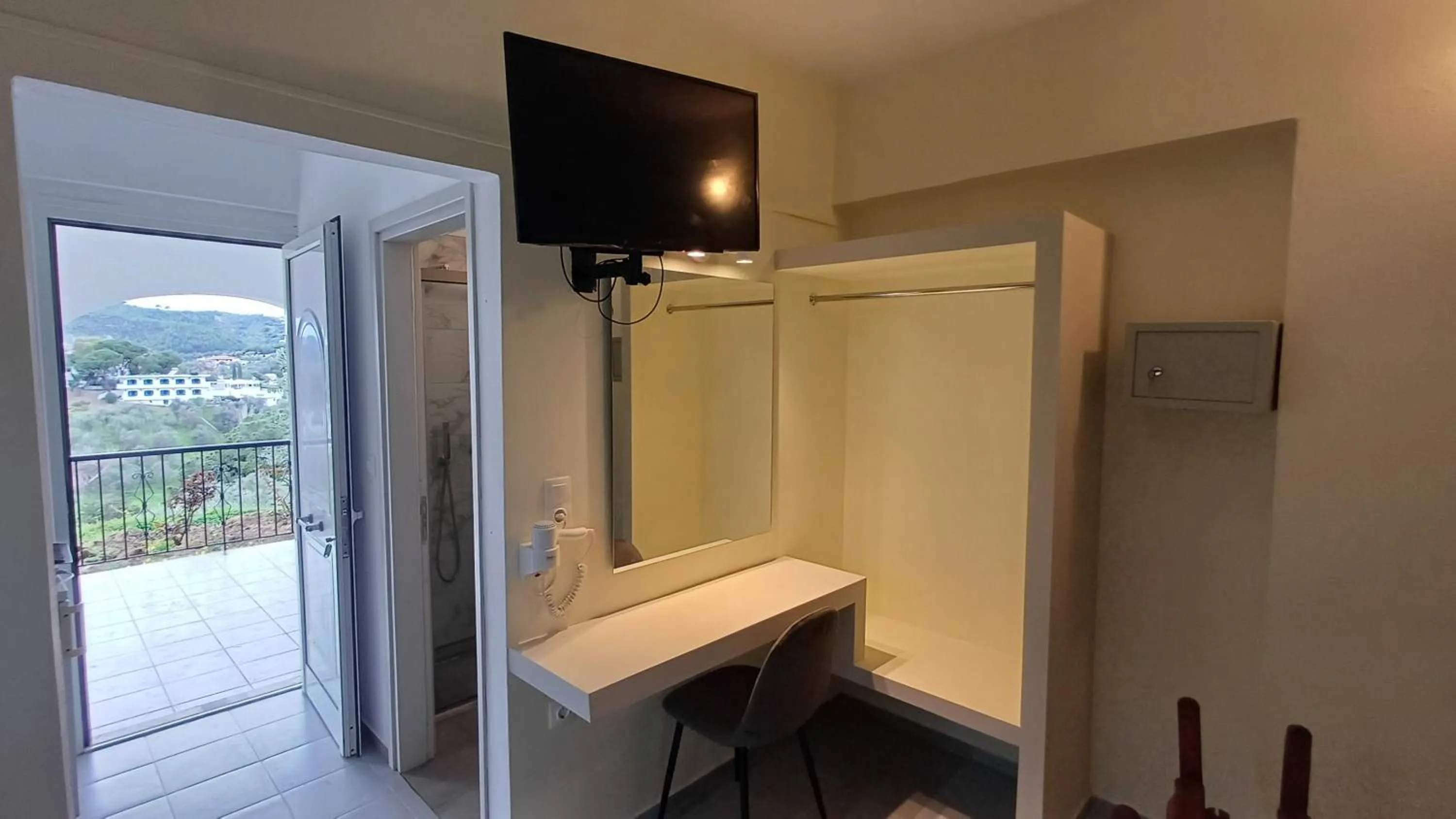 TV and multimedia in Villa Kavourakia