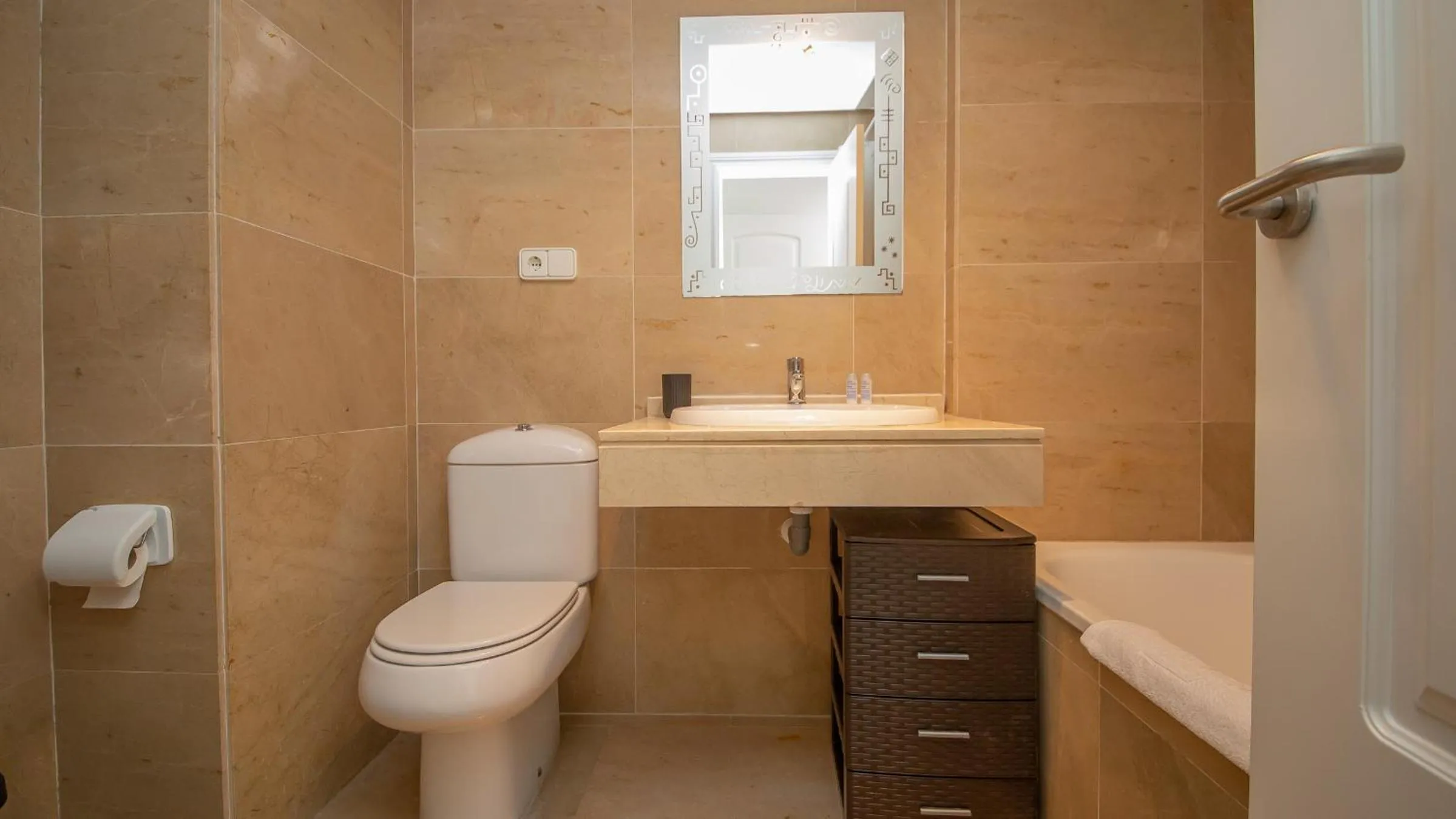 Duquesa Suites 206