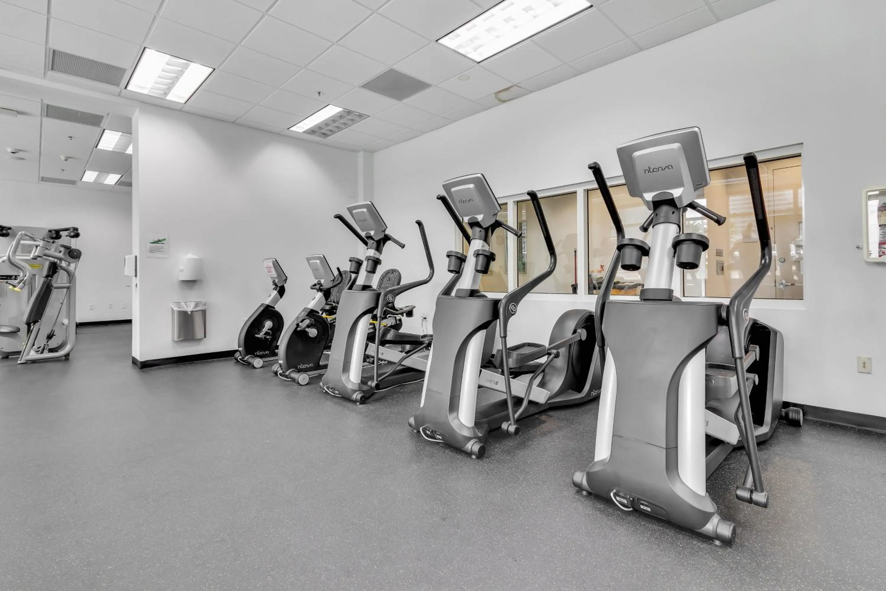 Fitness centre/facilities in The Club at Brickell Bay Luxury Suites