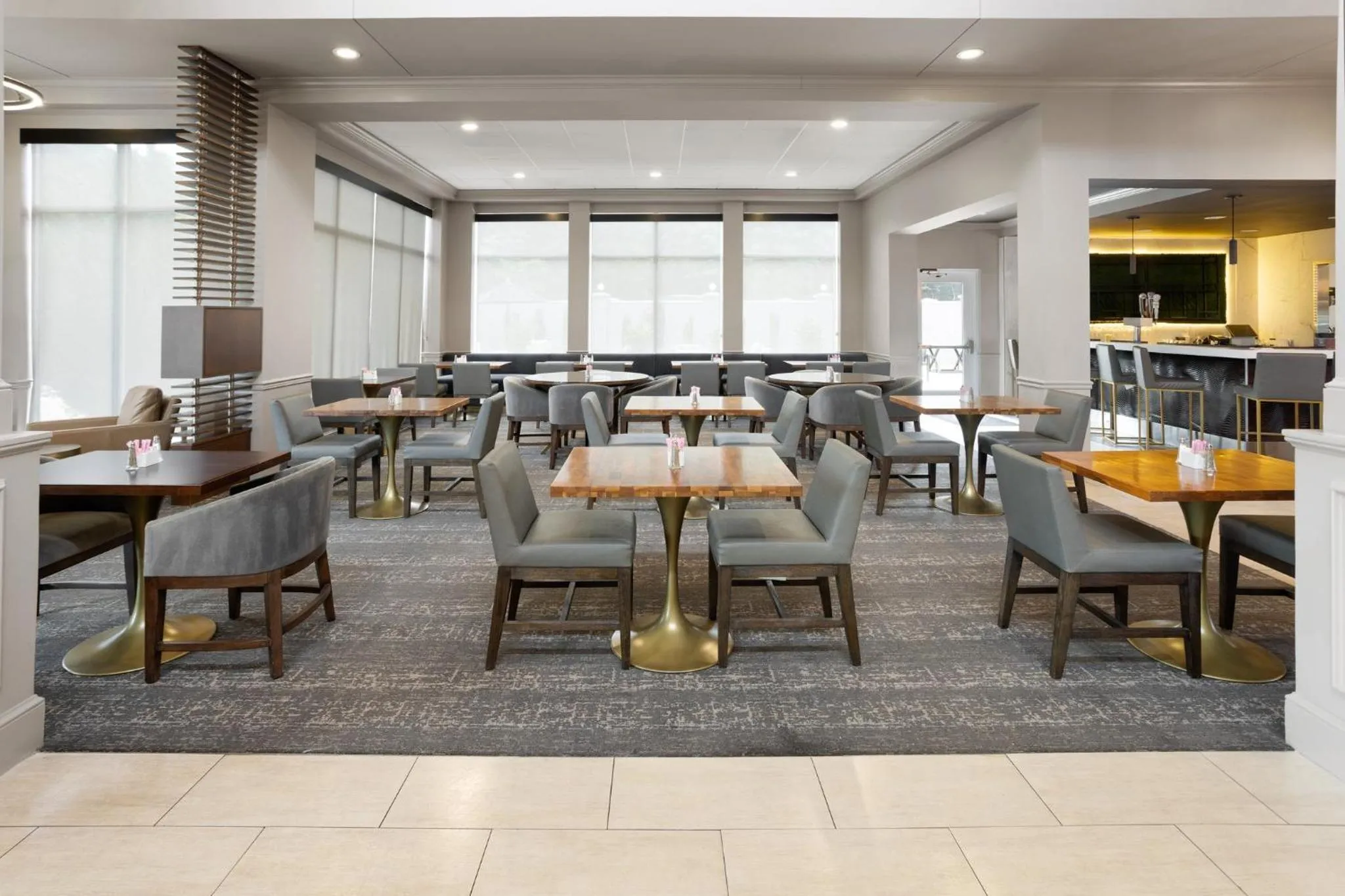 Restaurant/places to eat in Crowne Plaza Nashville Airport by IHG
