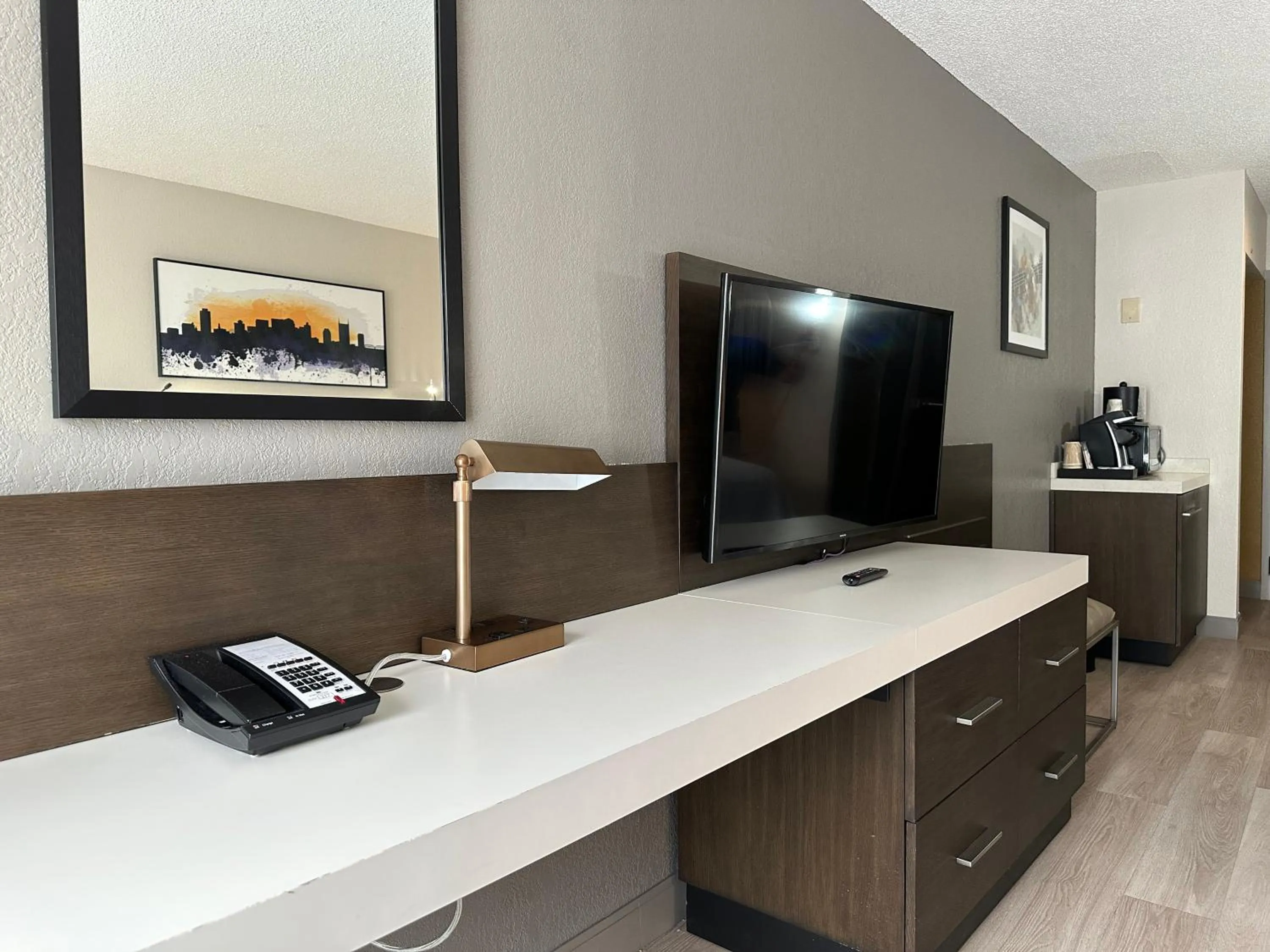 hair dresser in Nash Haus Hotel