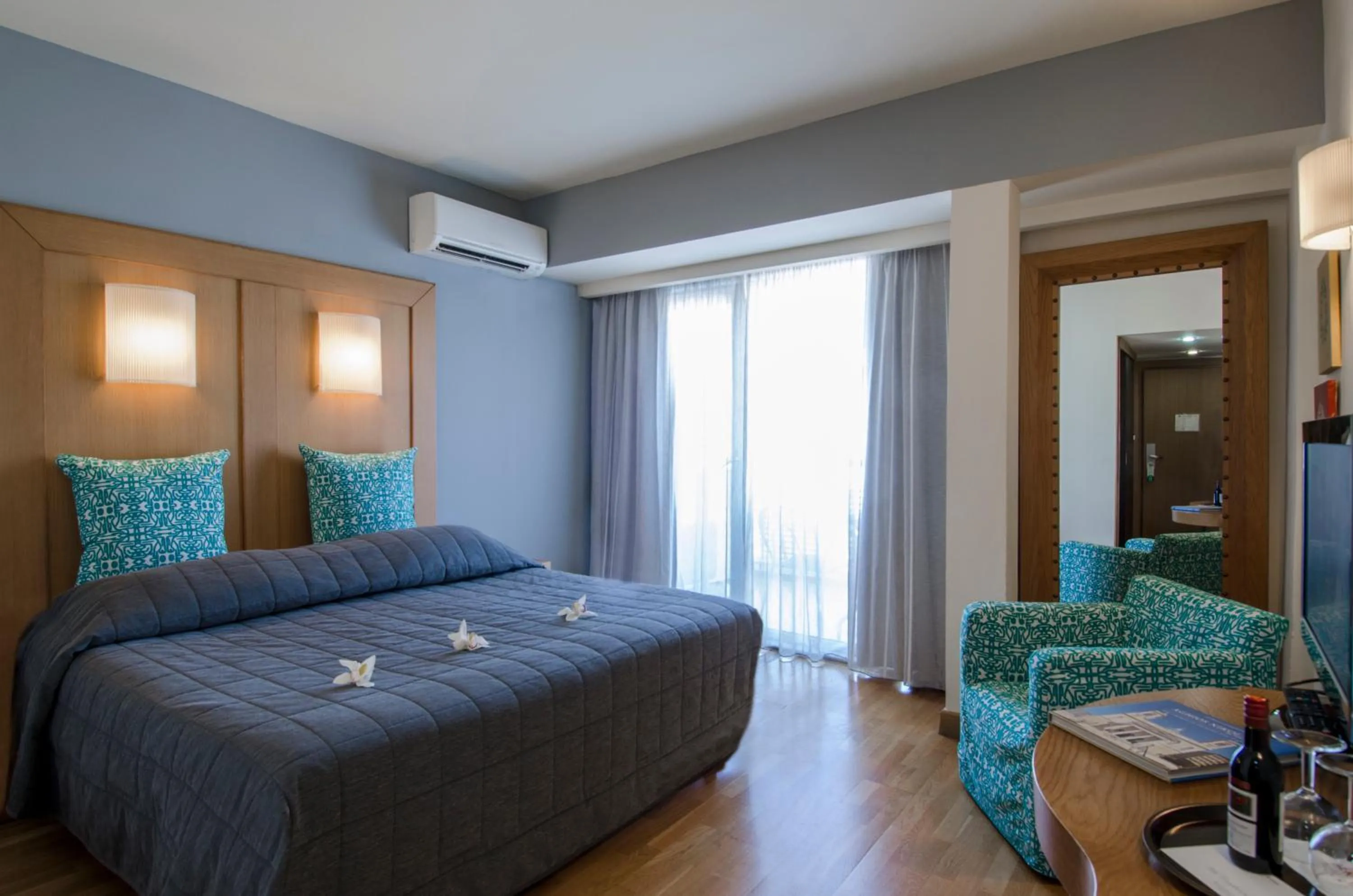 Day, Bed in Hermes Hotel