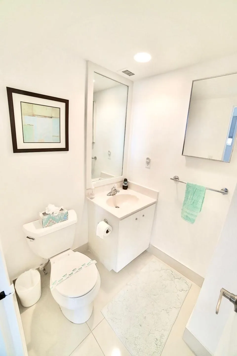 Toilet in Beautiful penthouse condo with stunning views of both ocean and city