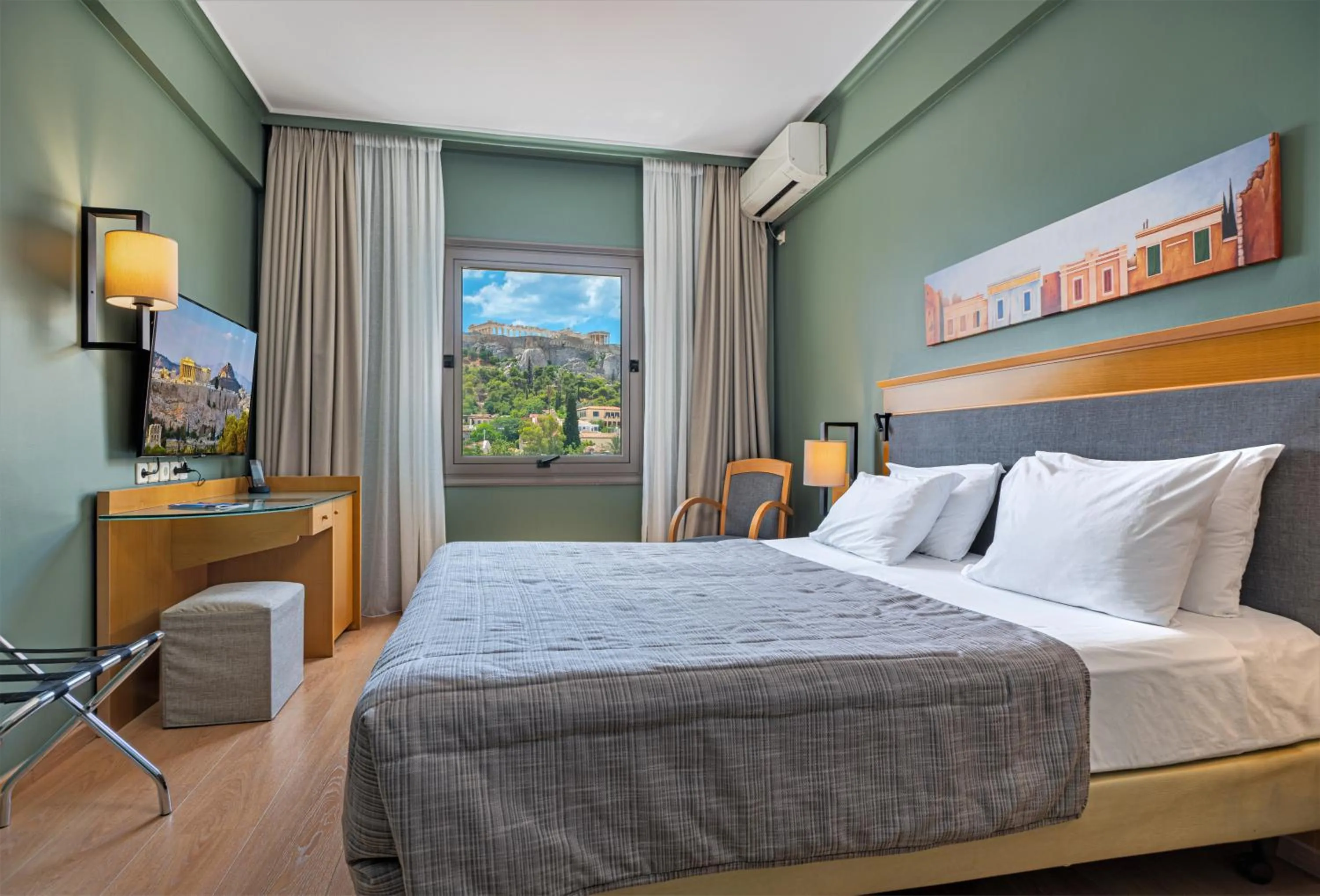 Photo of the whole room, Bed in Plaka Hotel