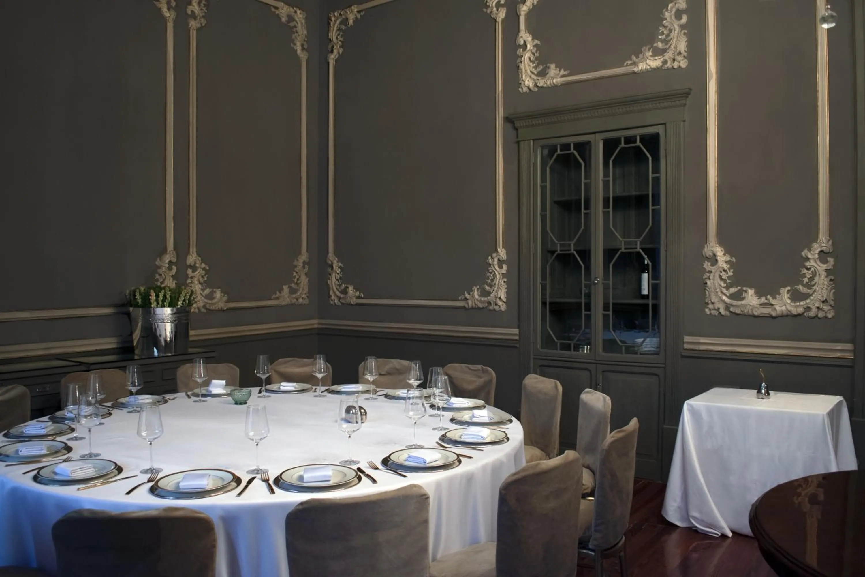 Restaurant/places to eat in Palacio Julio Hotel