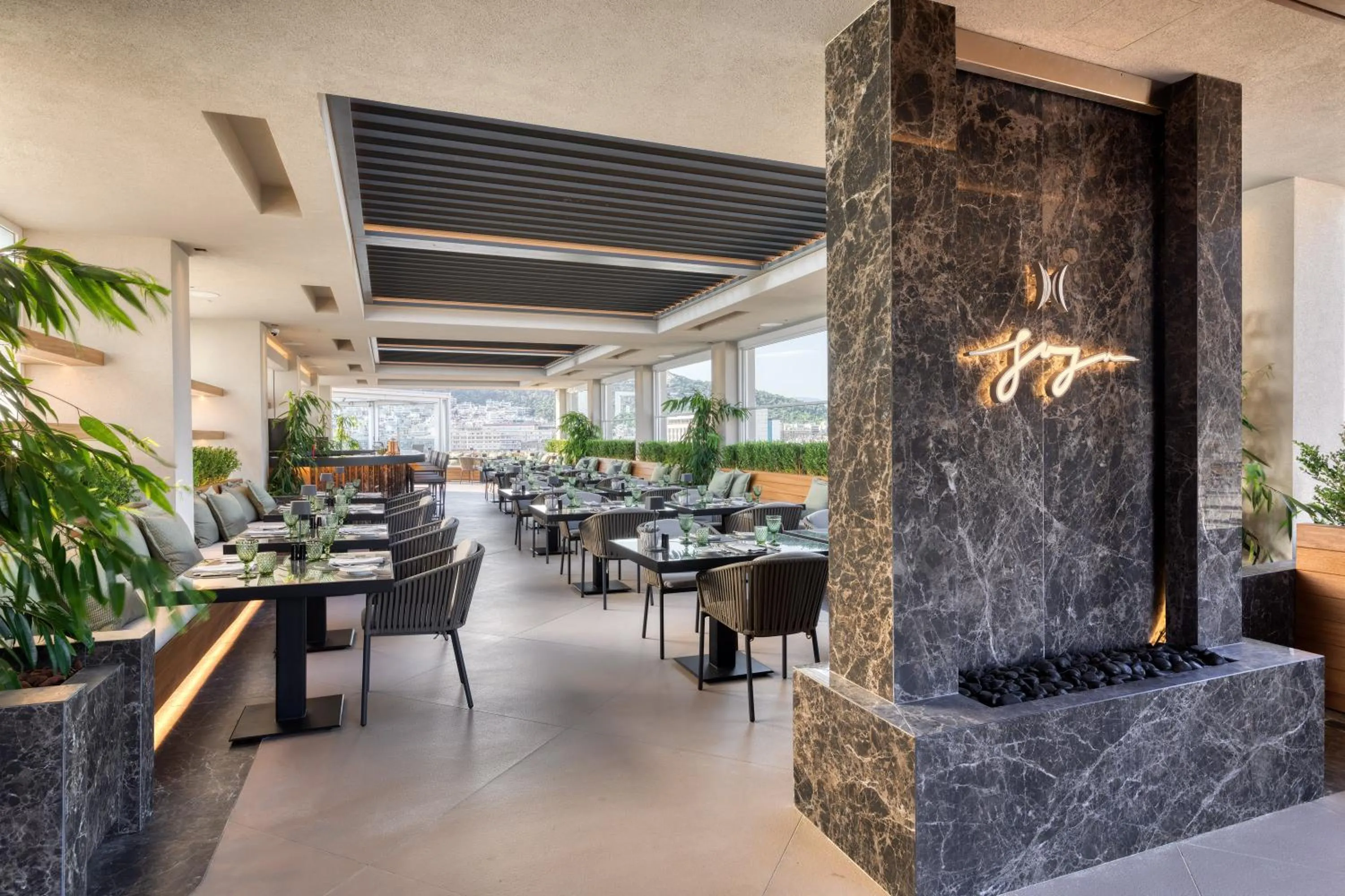 Restaurant/places to eat in Divani Caravel