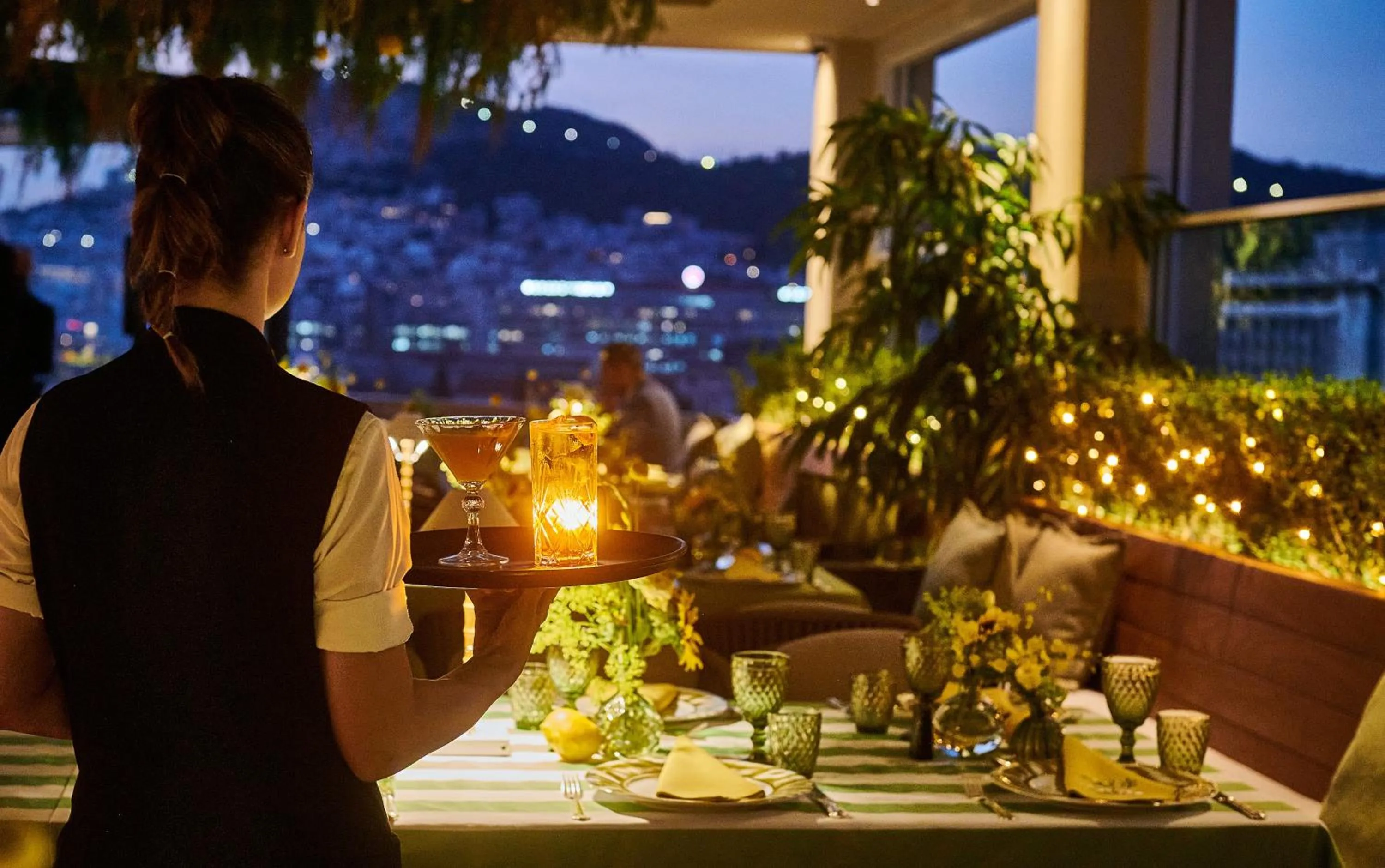 Restaurant/places to eat in Divani Caravel