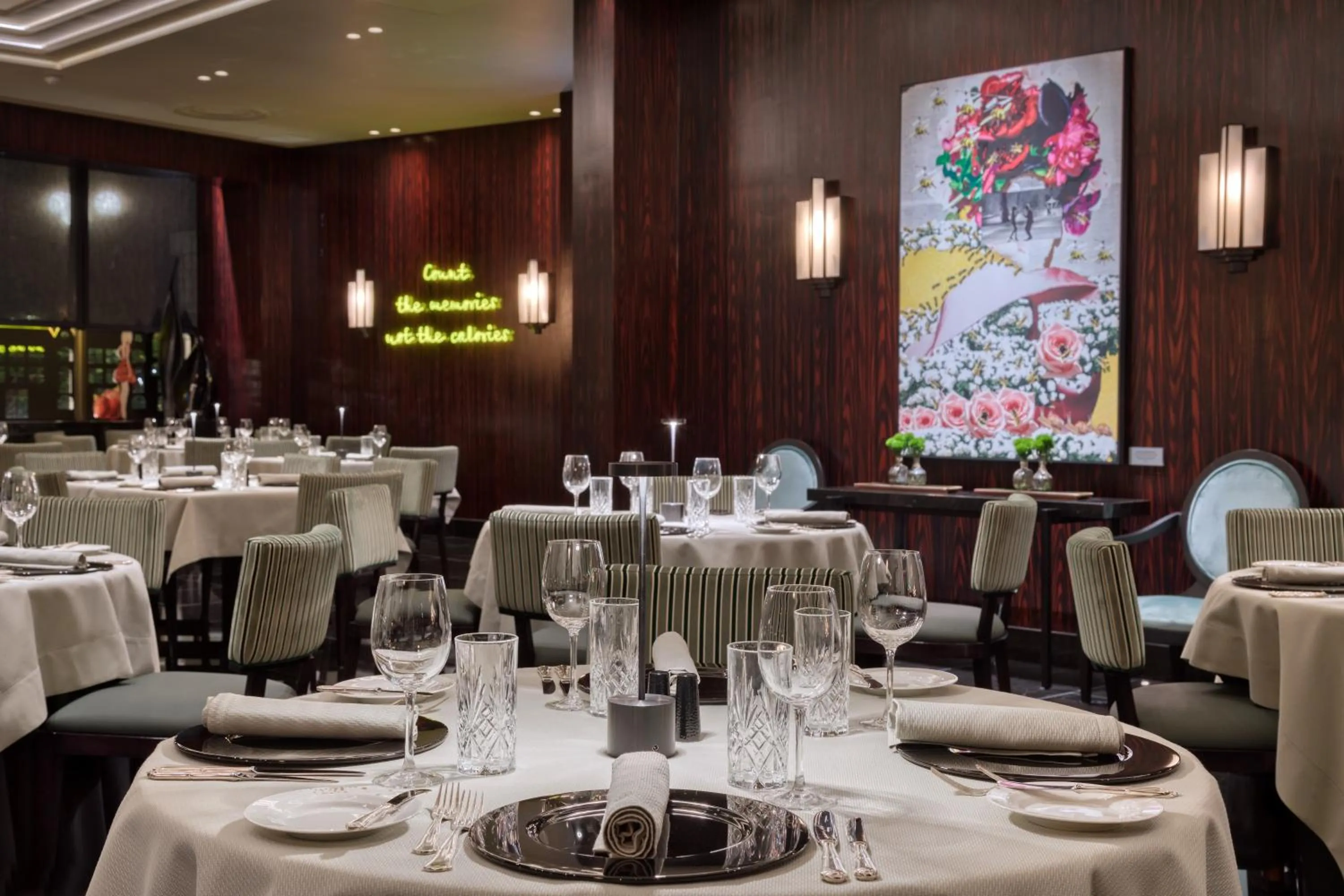 Restaurant/places to eat in Divani Caravel