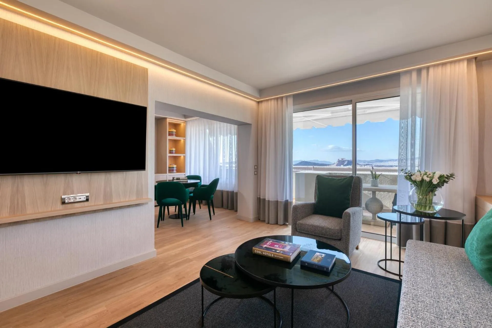 TV and multimedia in Divani Caravel