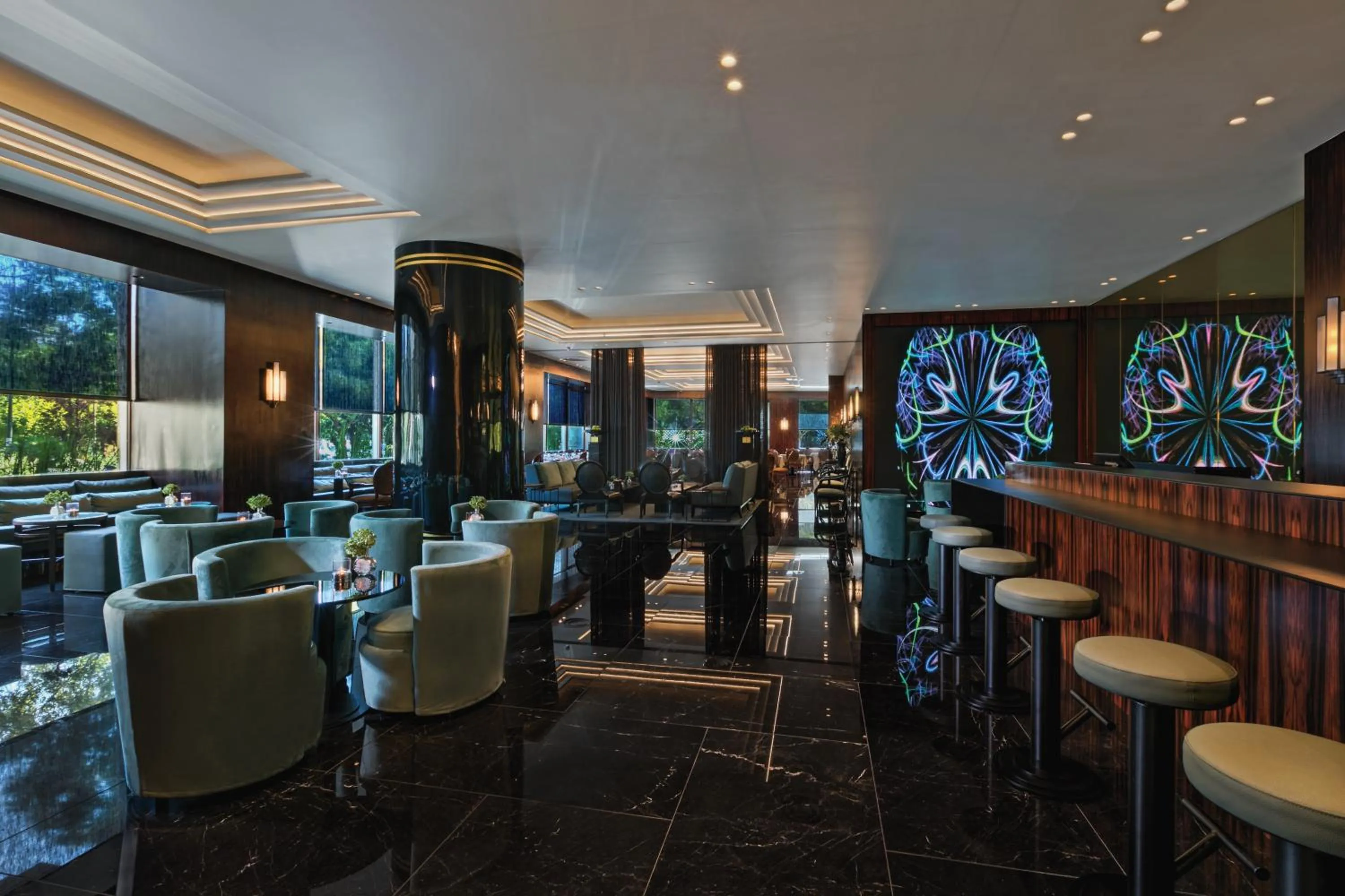 Restaurant/places to eat in Divani Caravel