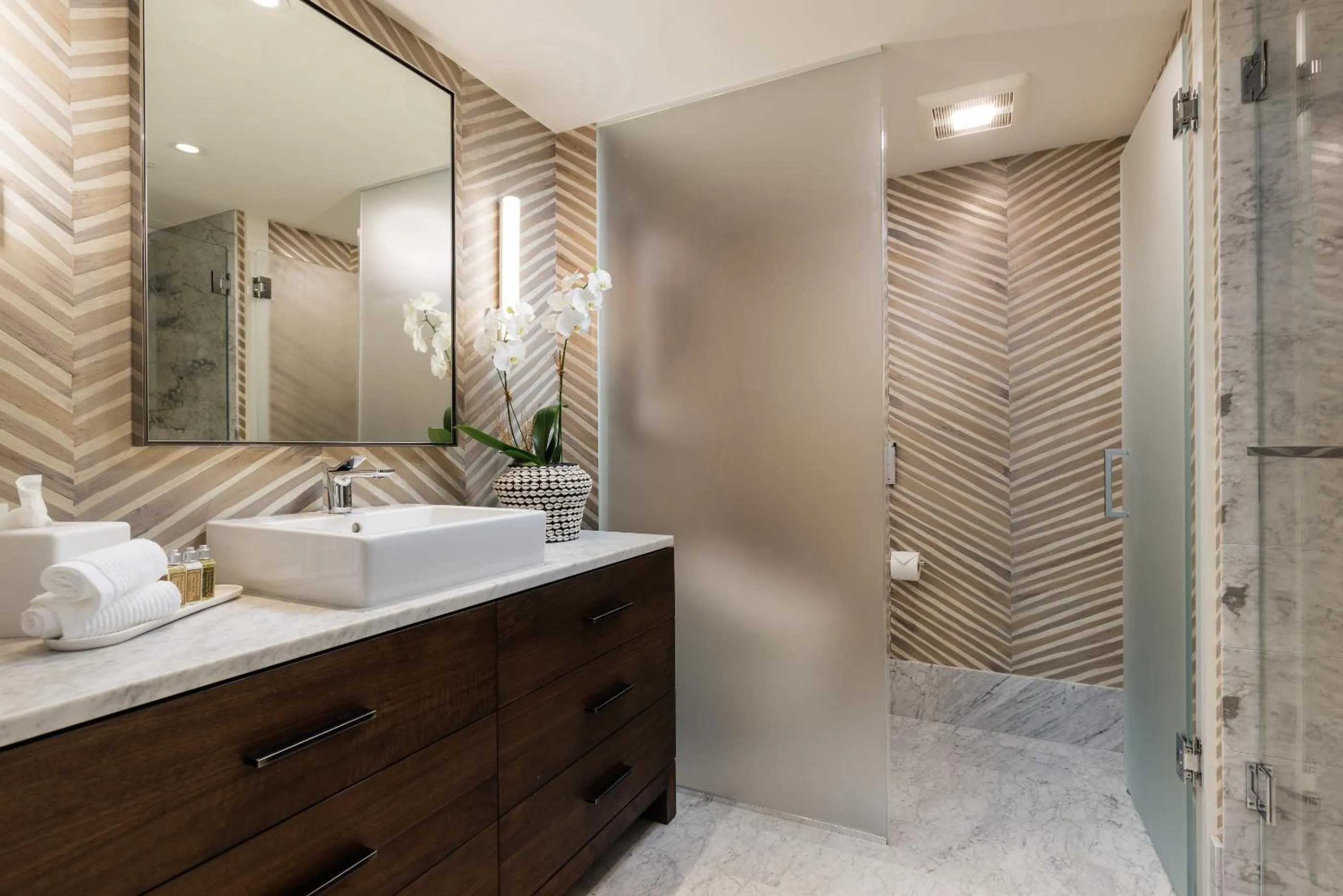 Shower in Hapuna Beach Residences Condo - Luxury Redefined - Oceanfront