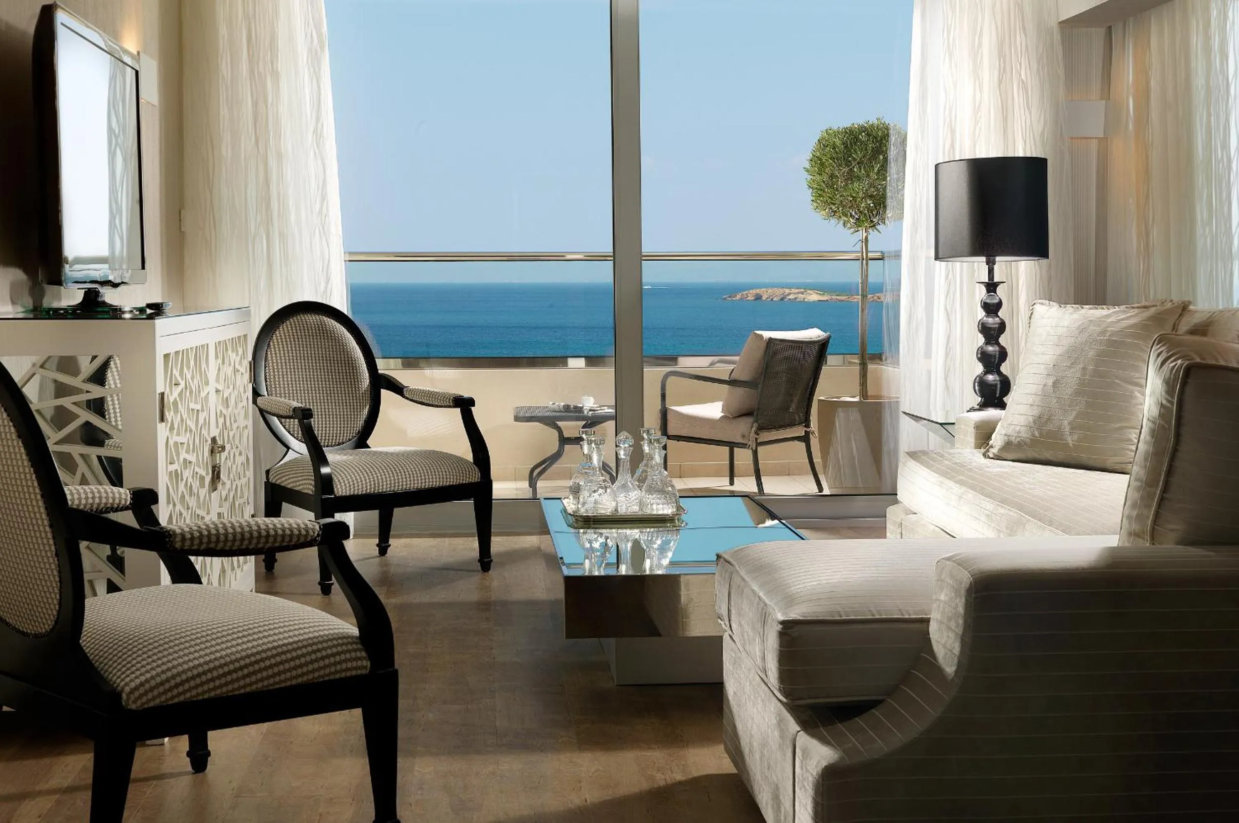 Living room in Divani Apollon Palace & Thalasso