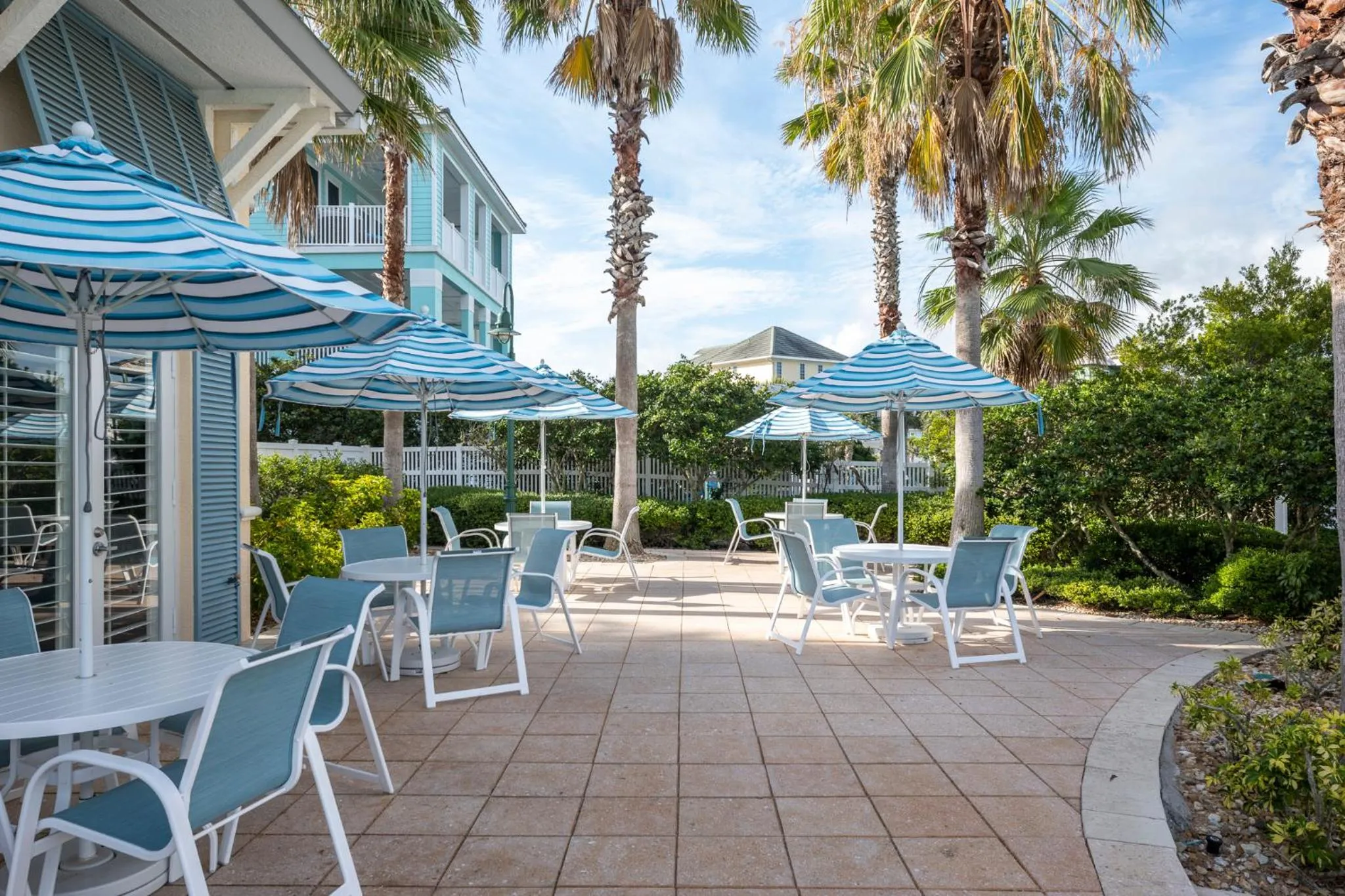 Property building in 633 Cinnamon Beach