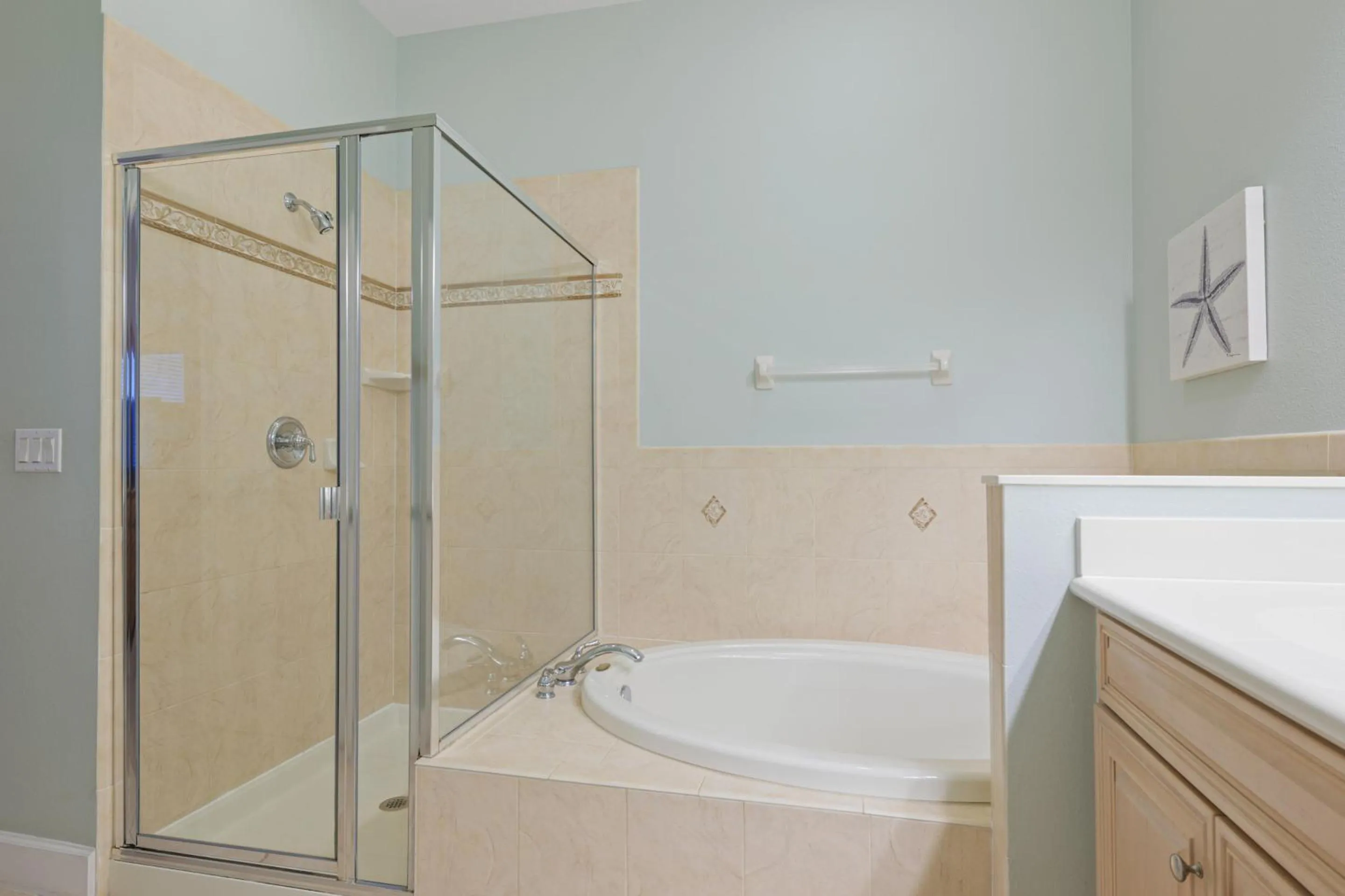 Property building in 633 Cinnamon Beach