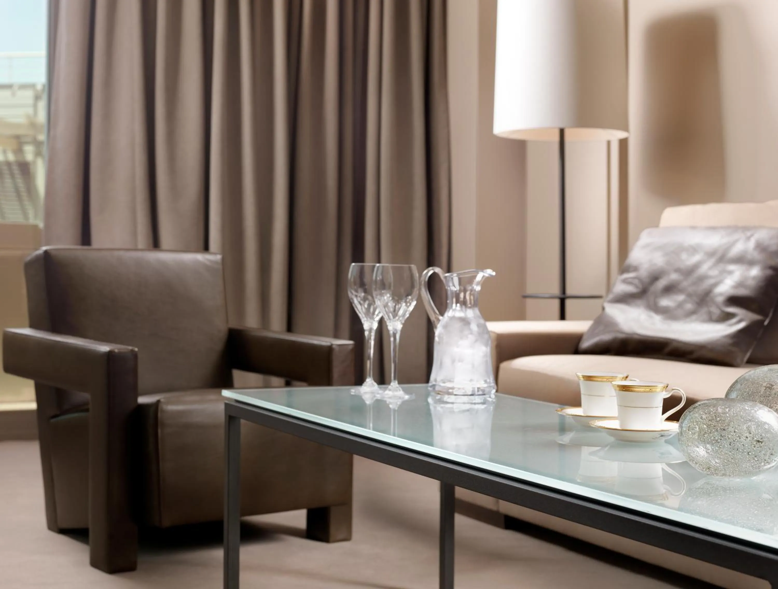 Coffee/tea facilities in NJV Athens Plaza