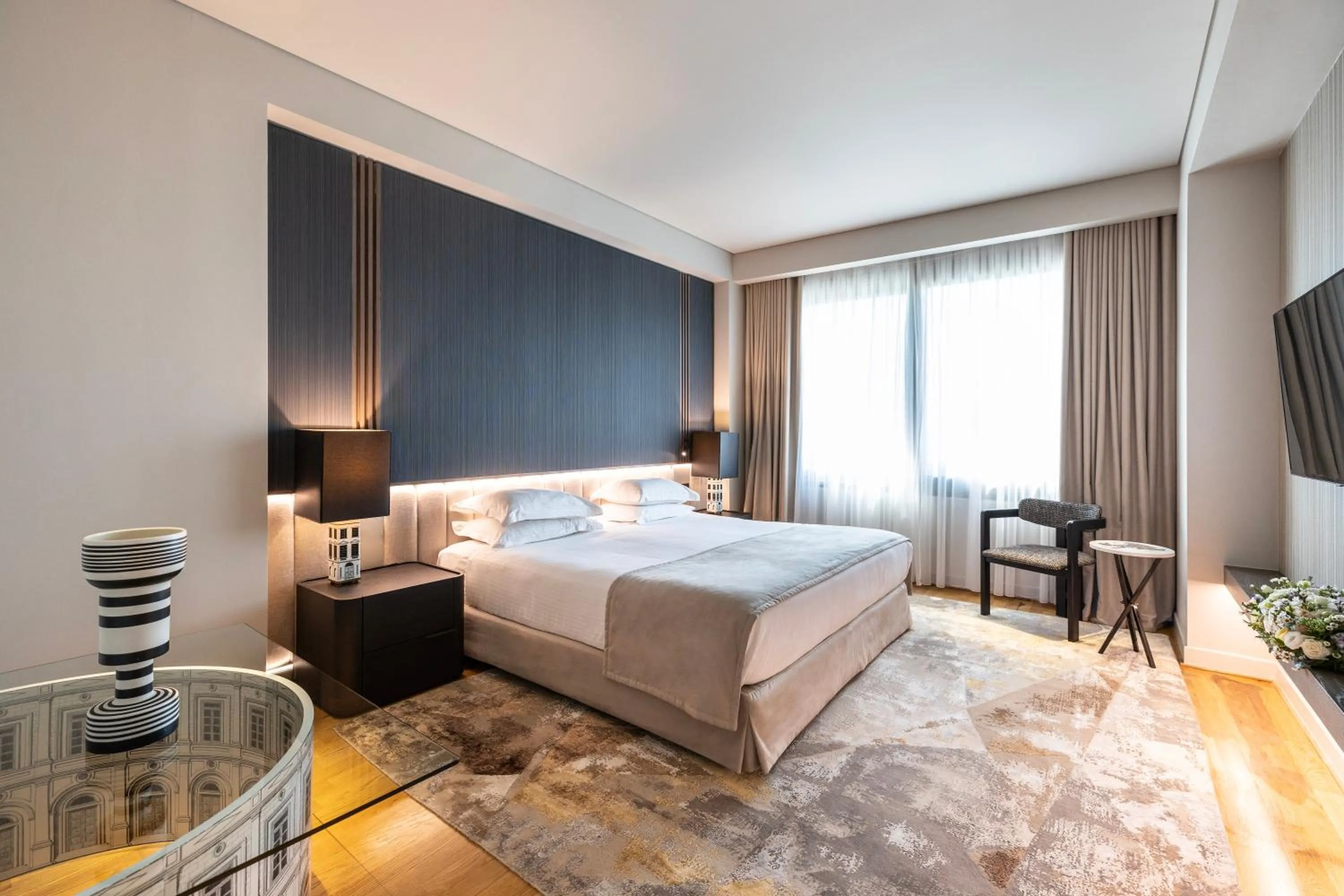 Bed in NJV Athens Plaza