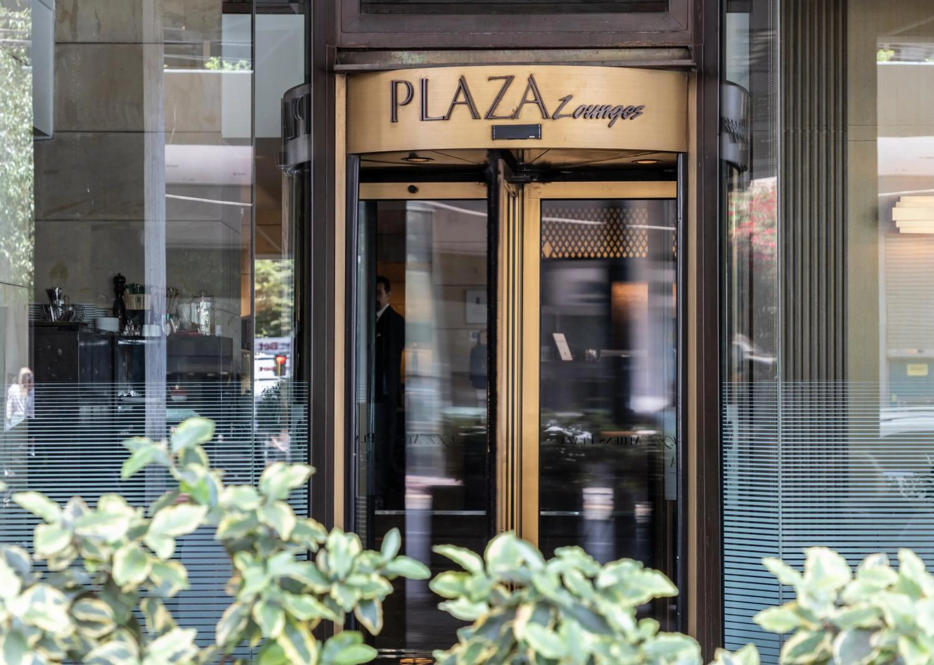 Restaurant/places to eat in NJV Athens Plaza