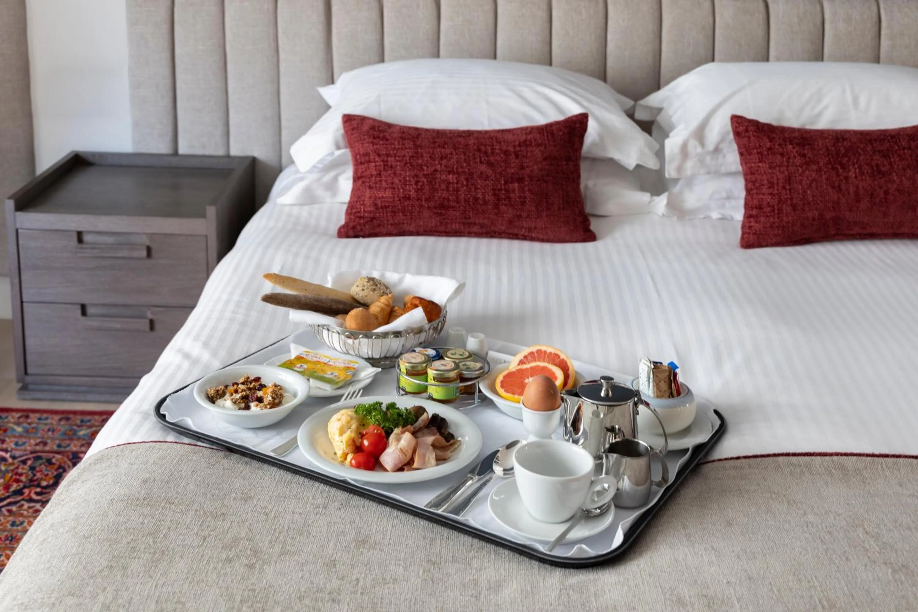 Bedroom, Bed in NJV Athens Plaza