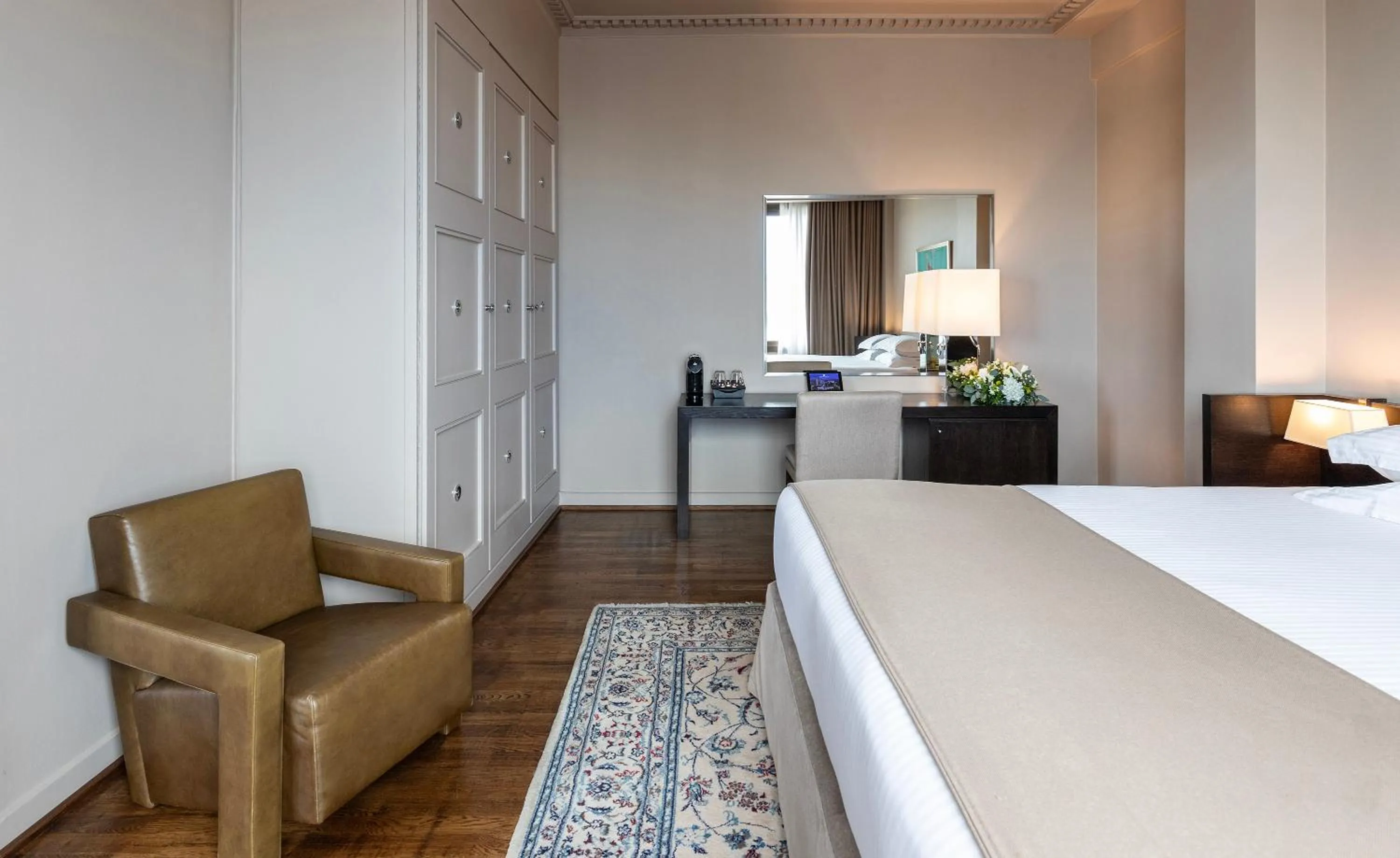 Bed in NJV Athens Plaza