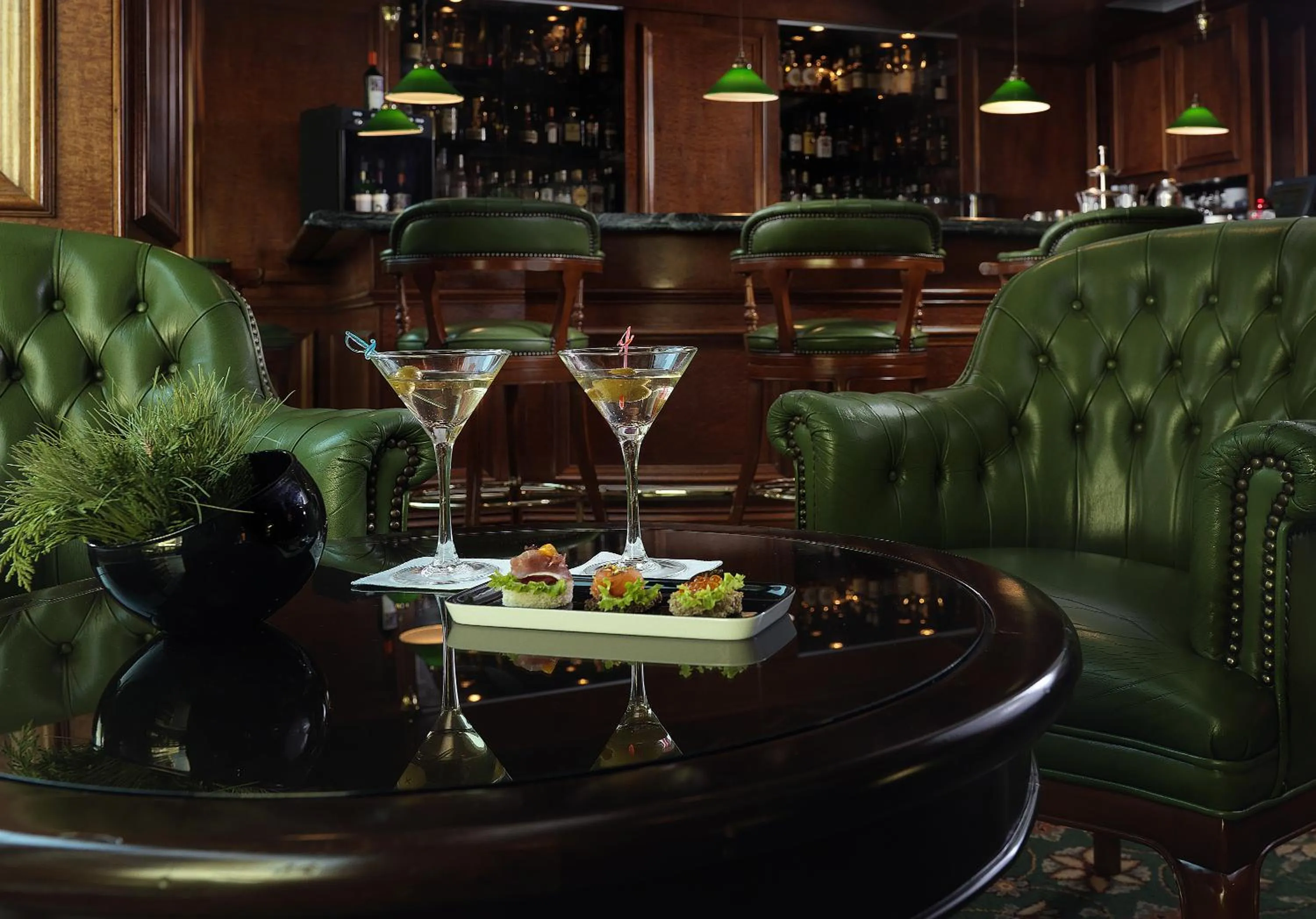 Restaurant/places to eat in NJV Athens Plaza