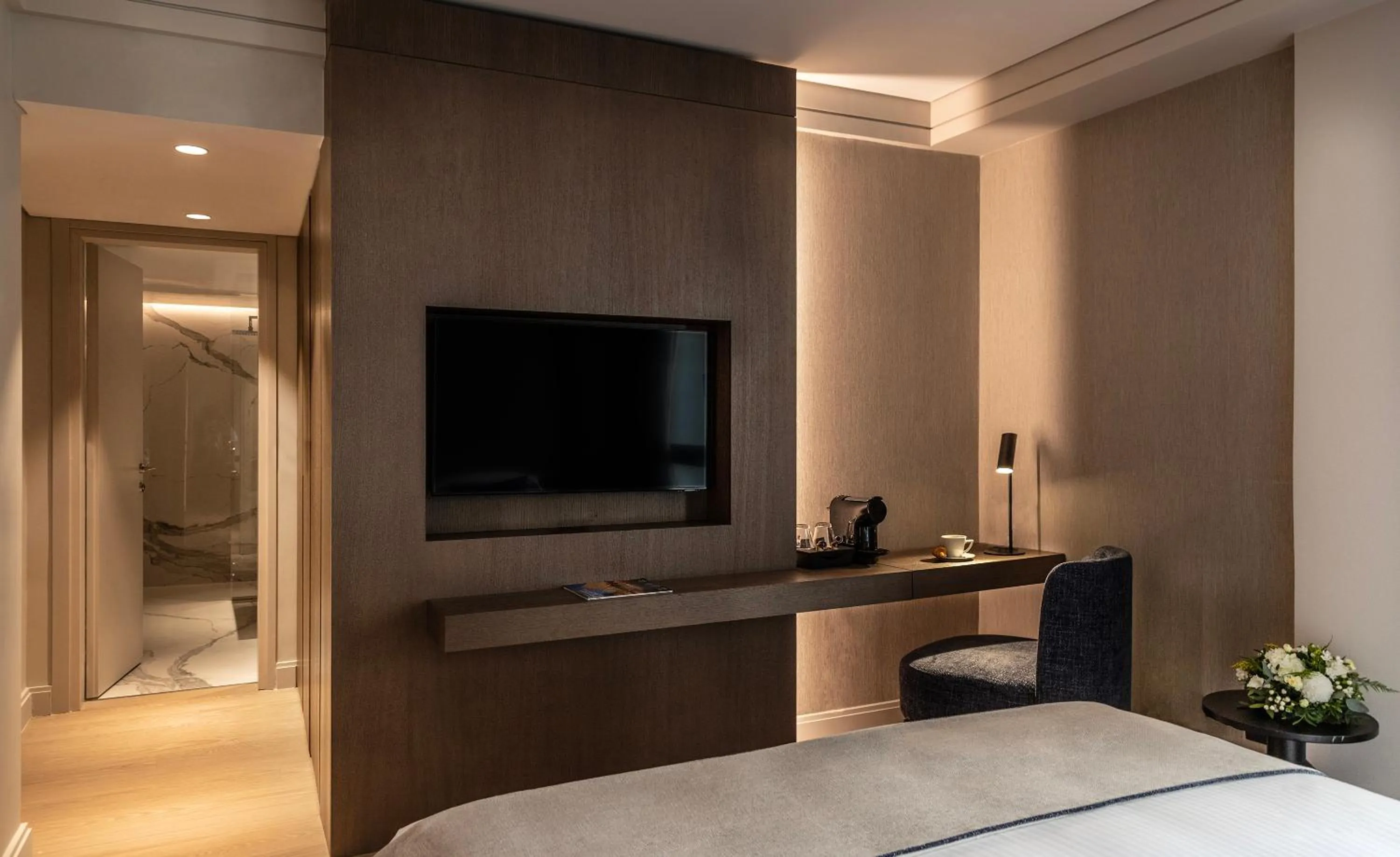 Bed in NJV Athens Plaza