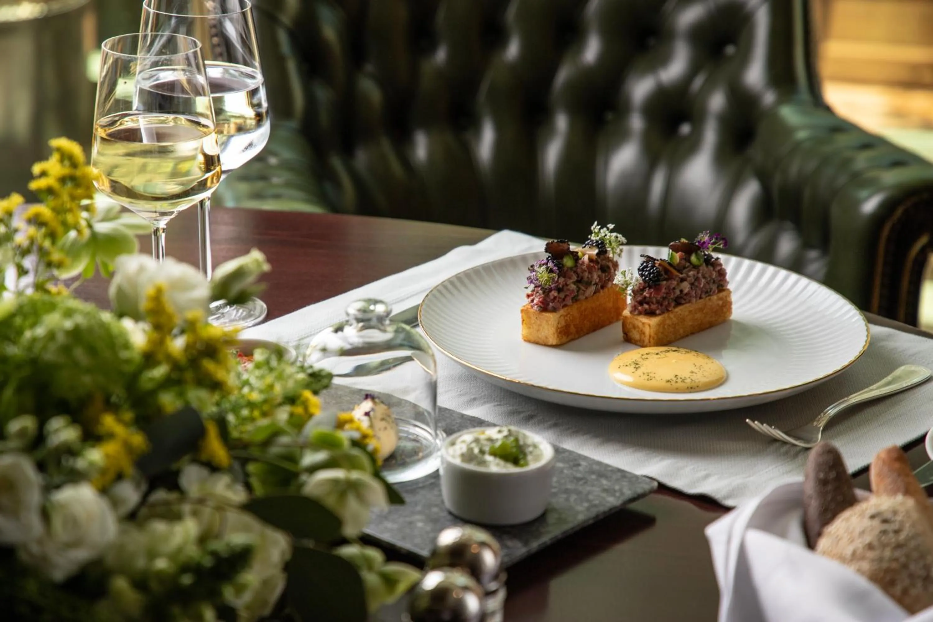 Restaurant/places to eat in NJV Athens Plaza