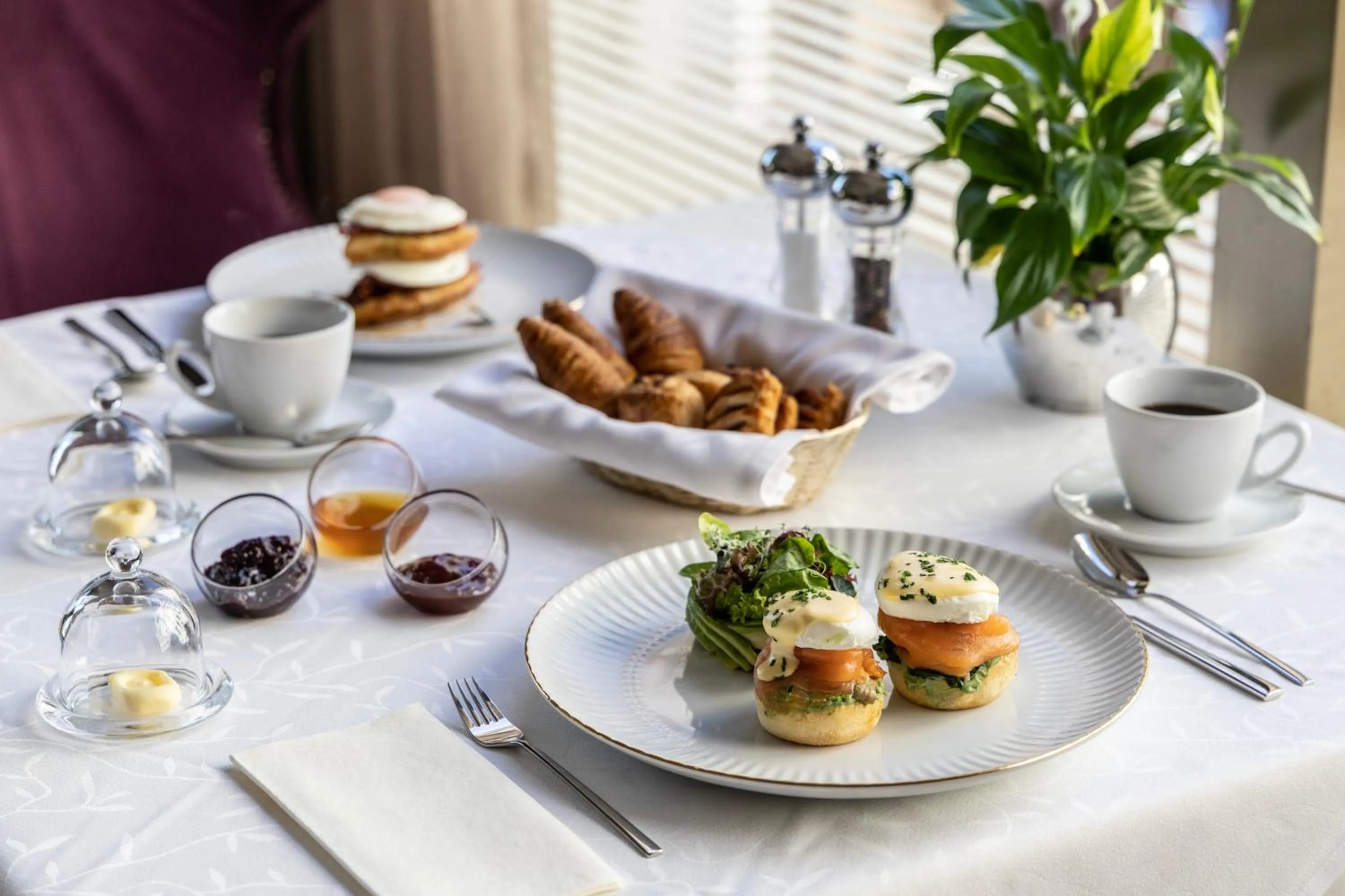 Breakfast in NJV Athens Plaza