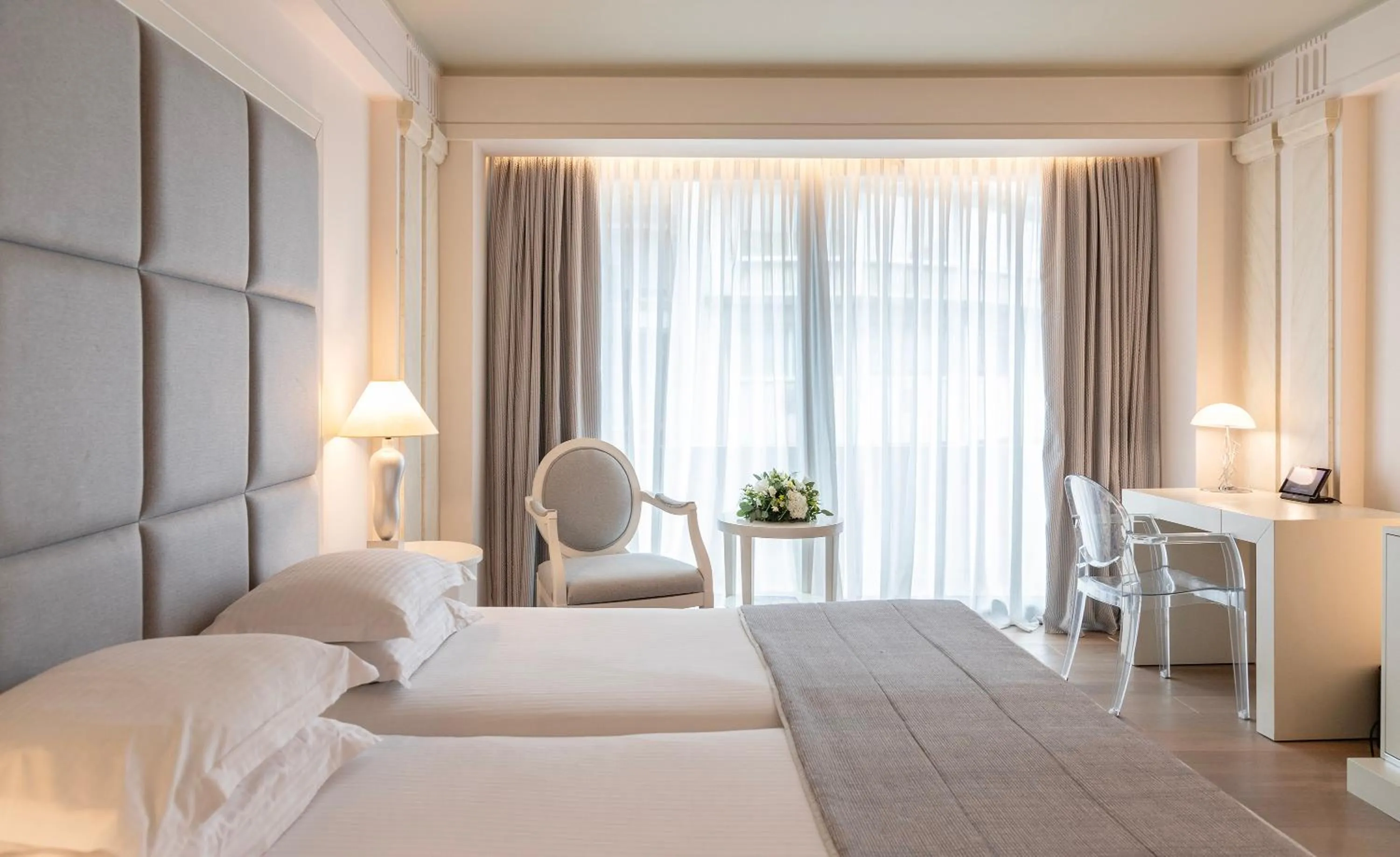 Bed in NJV Athens Plaza