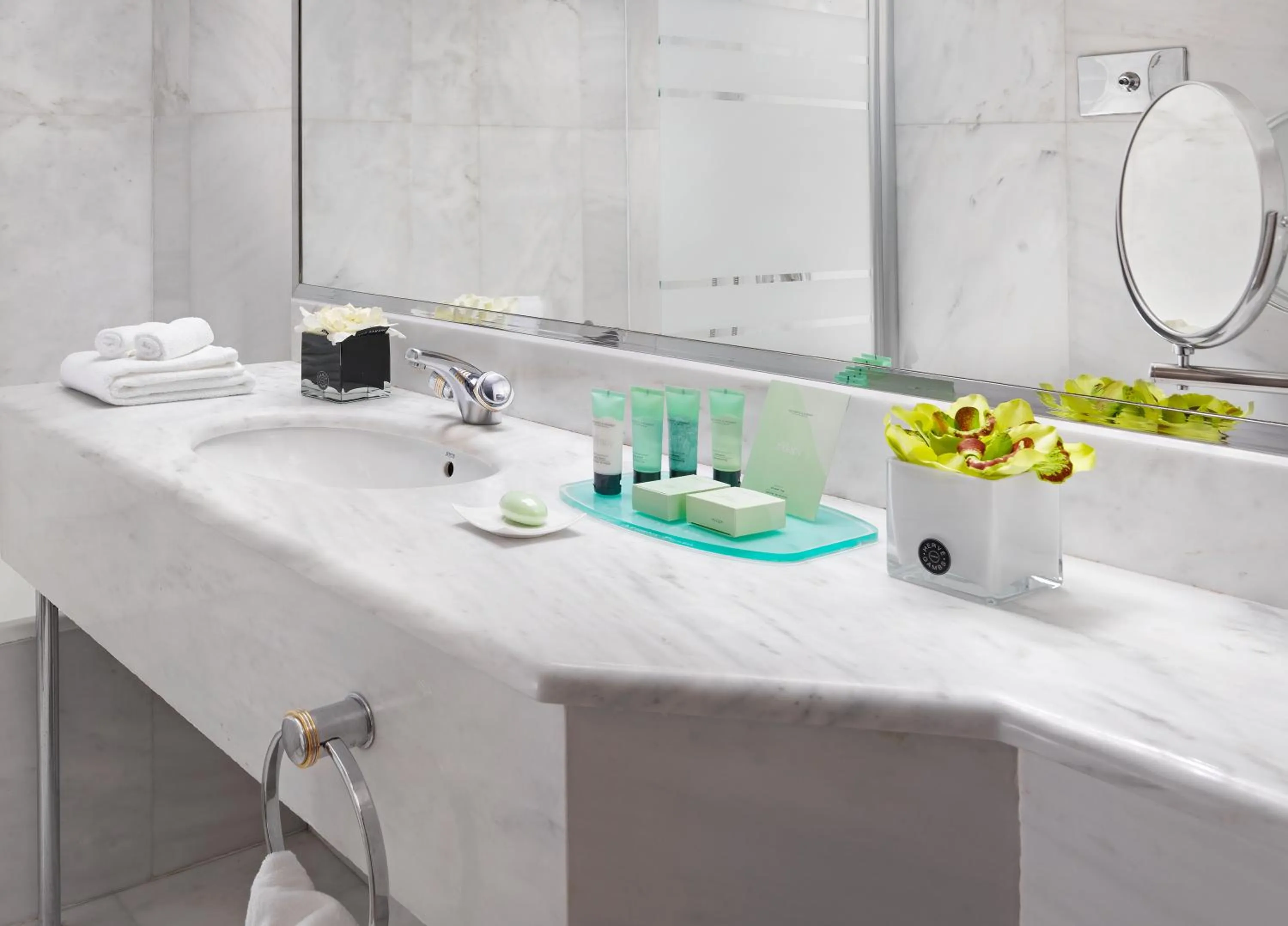 Bathroom in NJV Athens Plaza