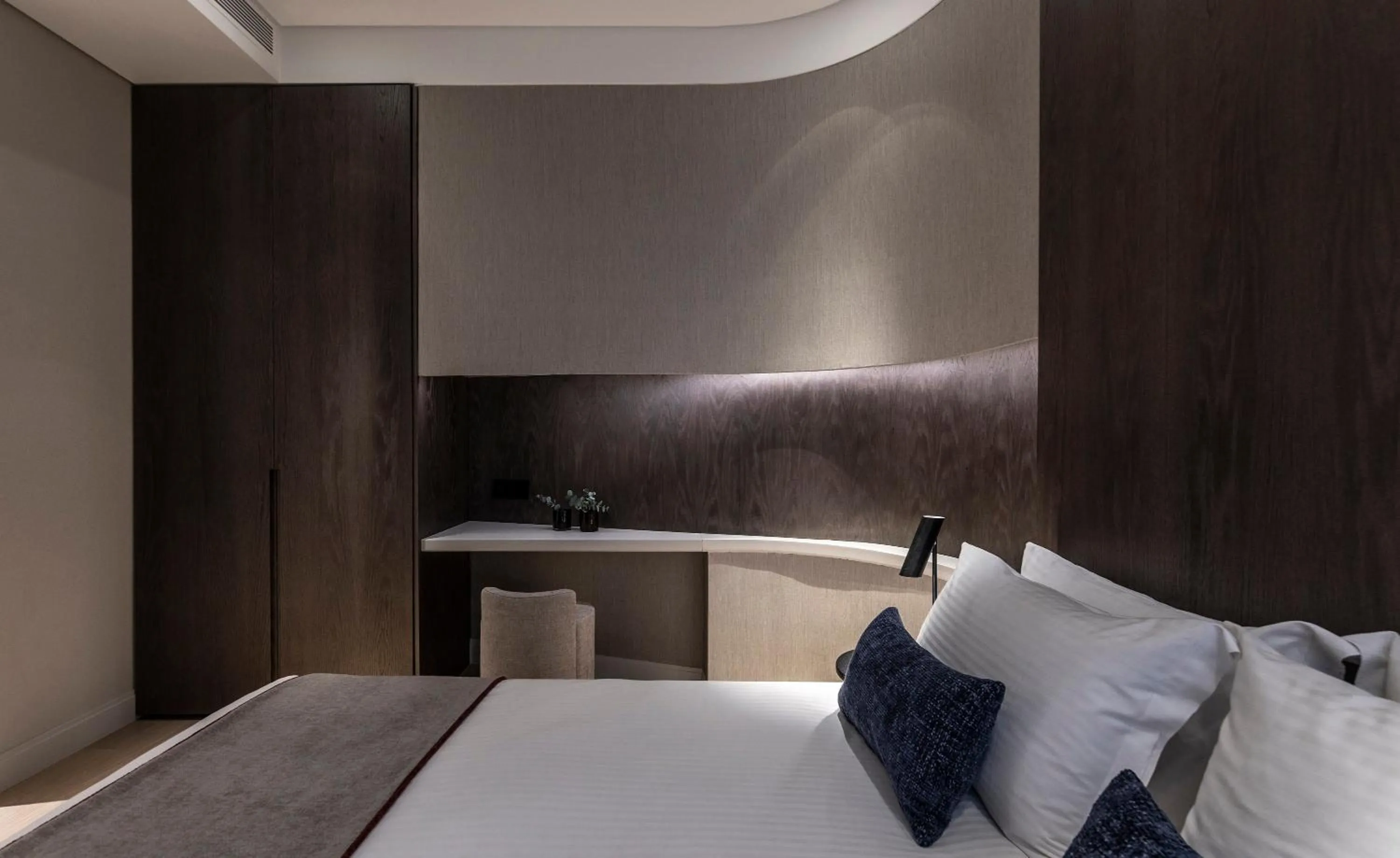 Bed in NJV Athens Plaza