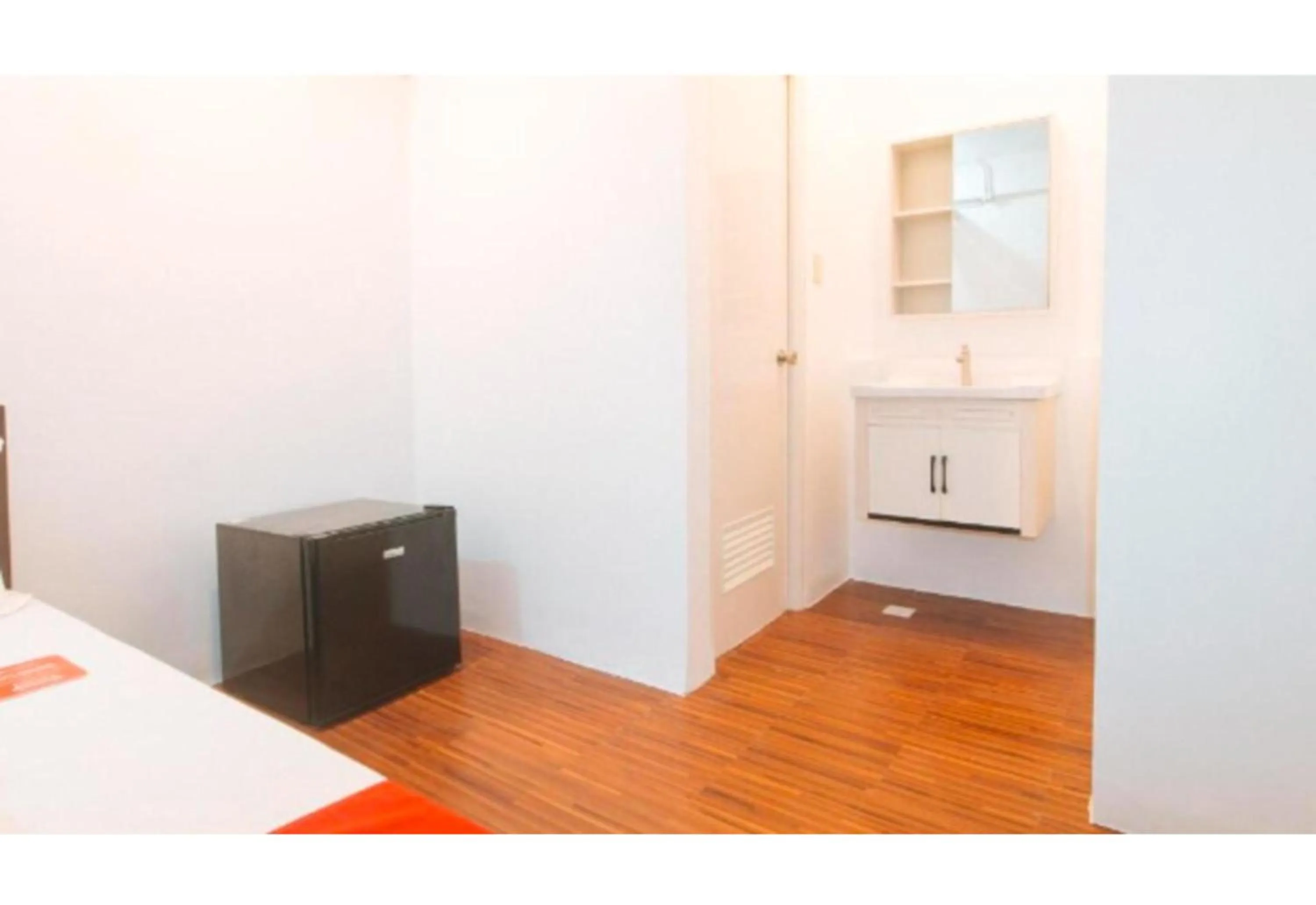 OYO 1087 Enrico's Place Kamias