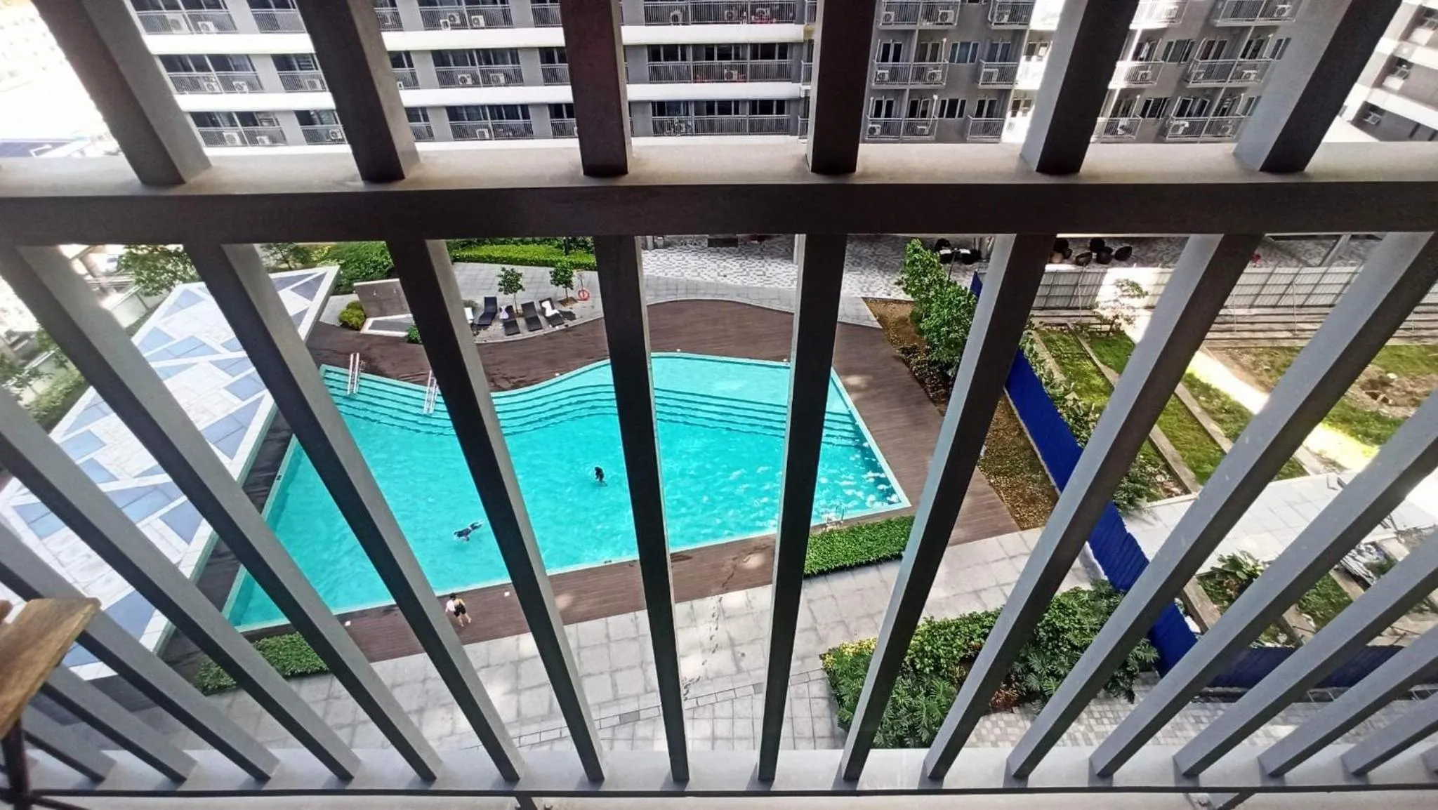 Patio in Cozy 1Br with Netflix & Balcony Pool View Condo