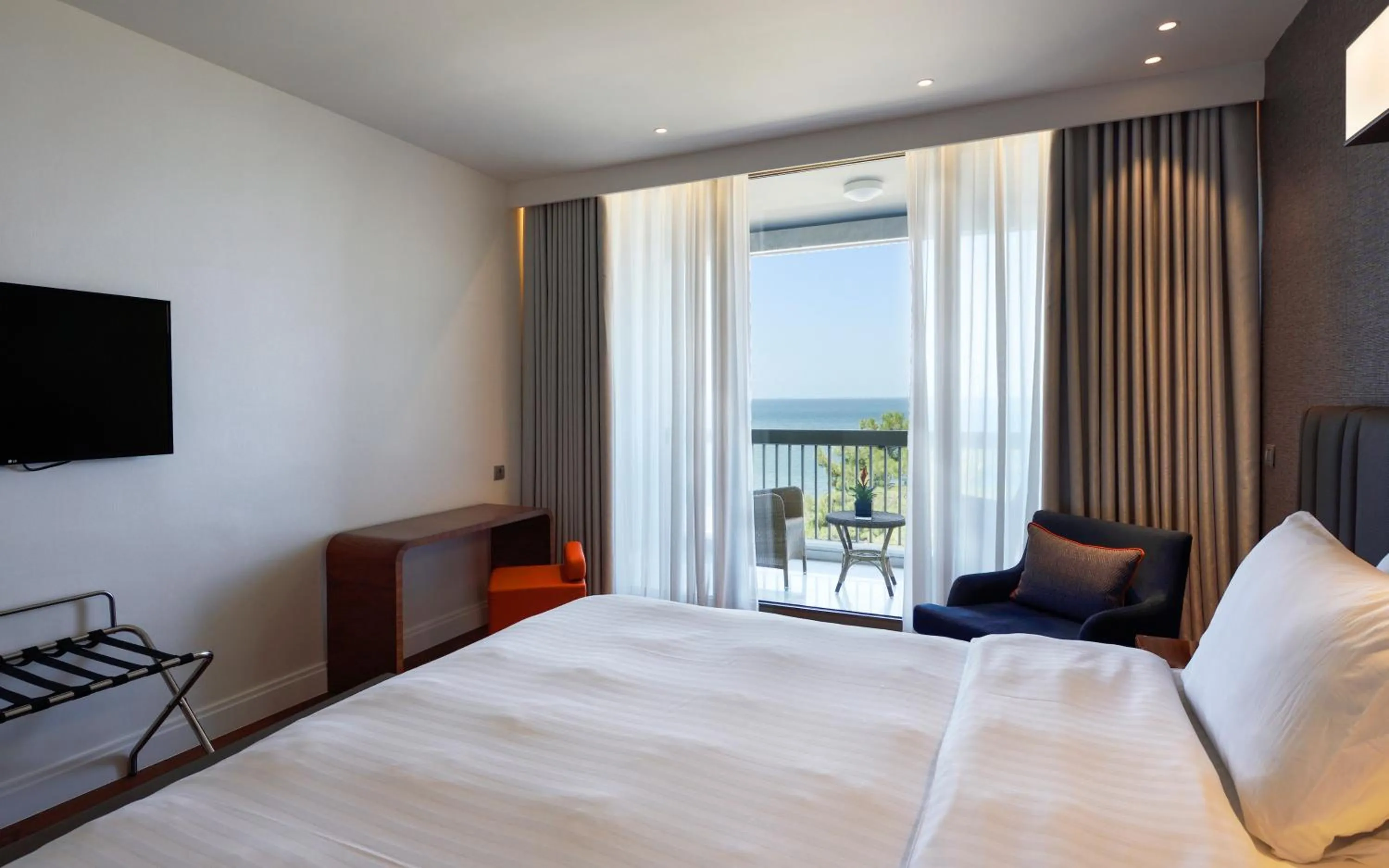 Bed in Makedonia Palace