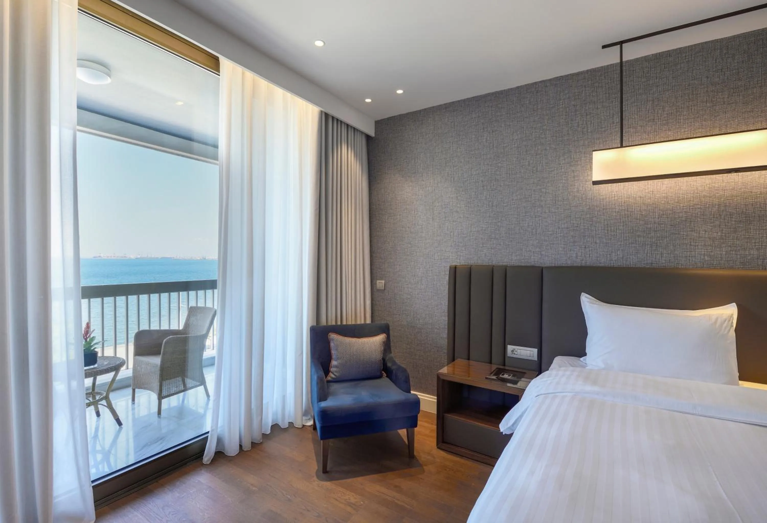 Bed in Makedonia Palace