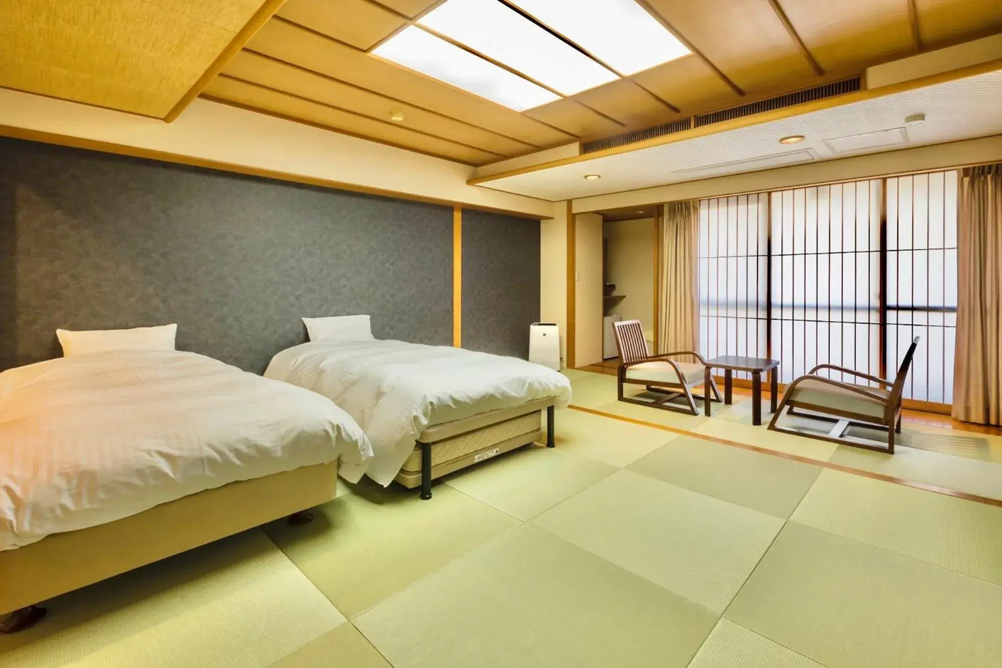 Comfort Quadruple Room in Japanese Onsen Ryokan Kohakuen Comfort Quadruple Room in Japanese Onsen Ryokan Kohakuen