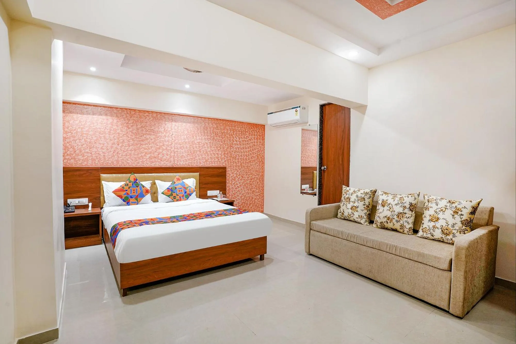 Photo of the whole room, Bed in FabExpress Alive - Nr Juhu Beach