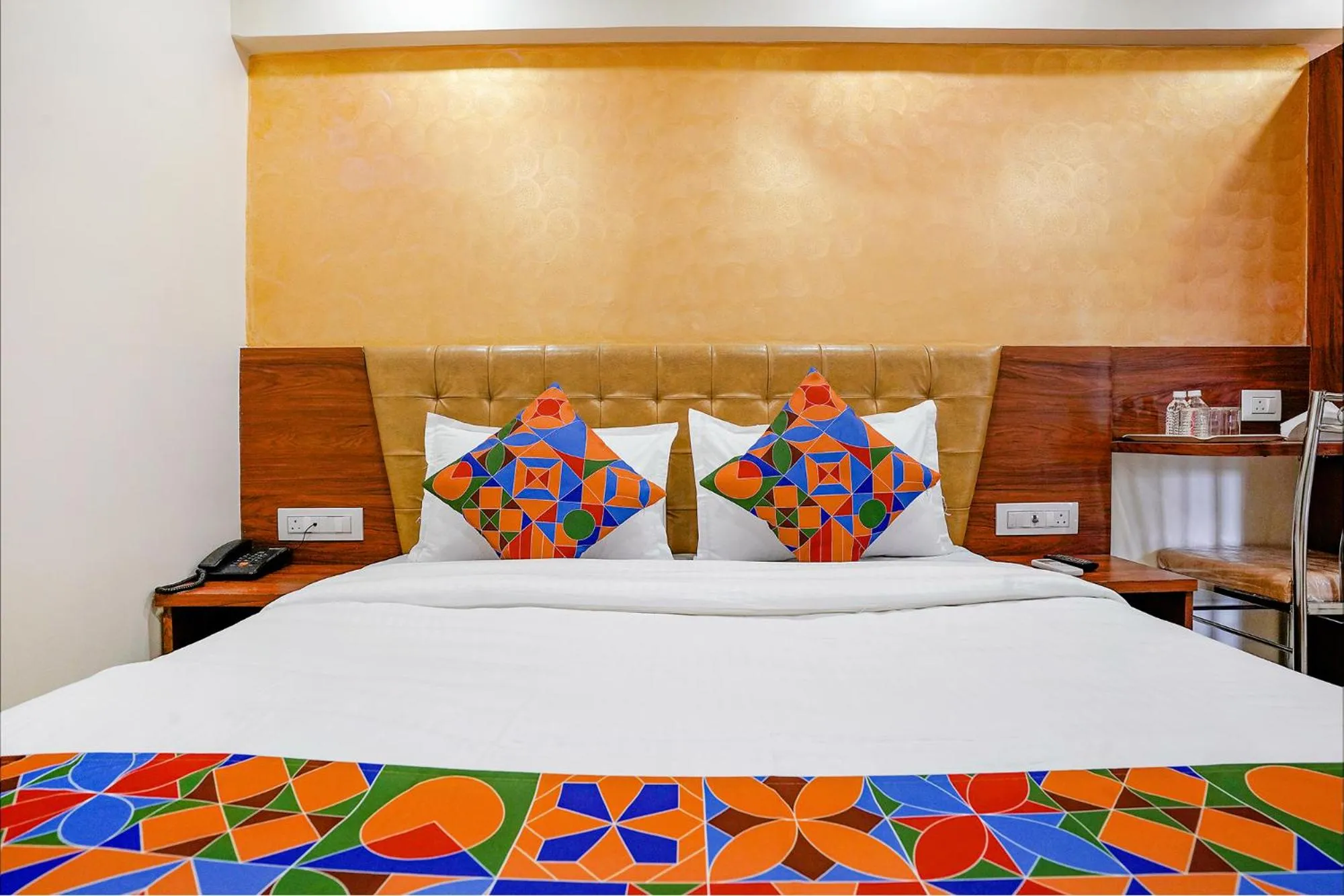 Bed in FabExpress Alive - Nr Juhu Beach