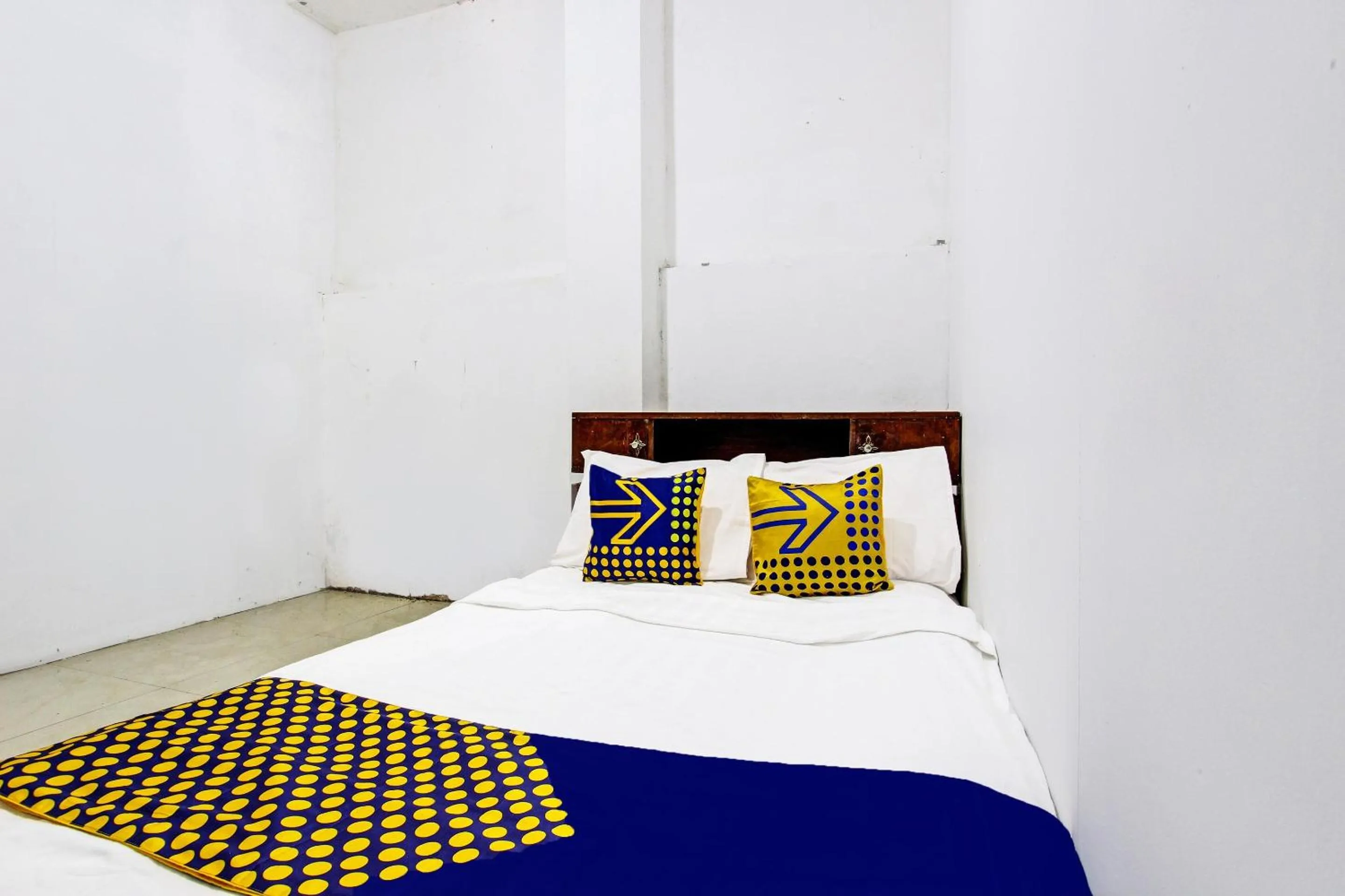 Bedroom, Bed in Hotel O Adinda Kost