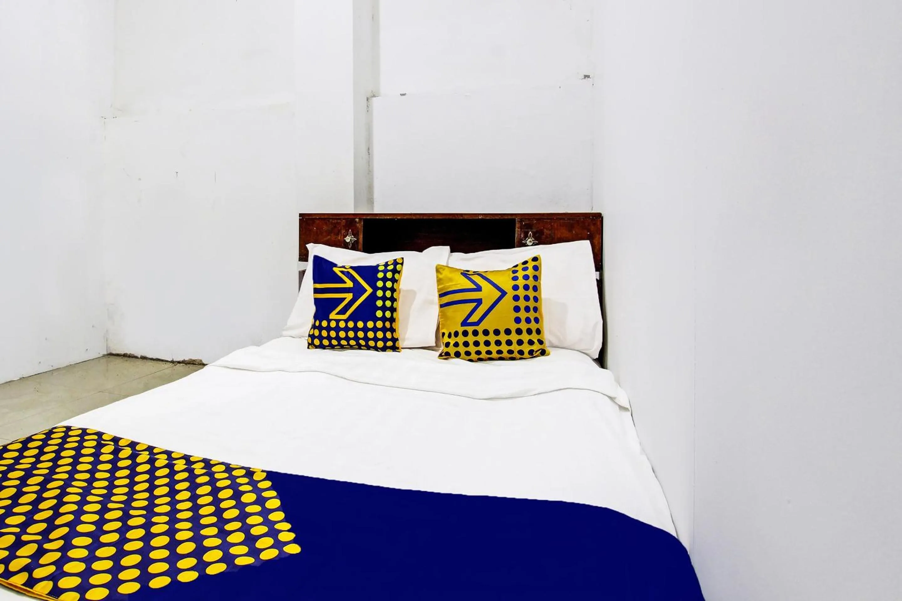 Bedroom, Bed in Hotel O Adinda Kost