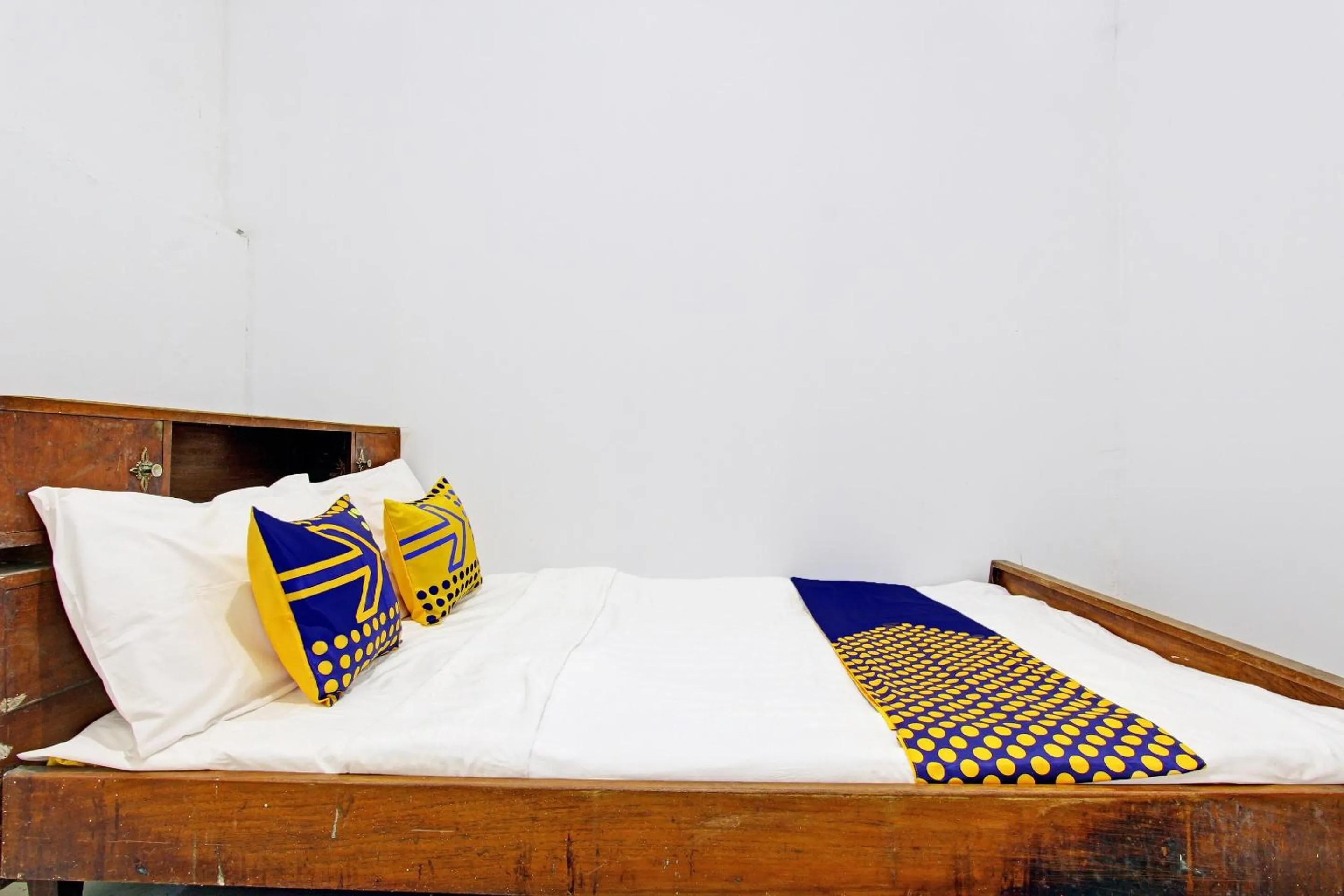 Bedroom, Bed in Hotel O Adinda Kost