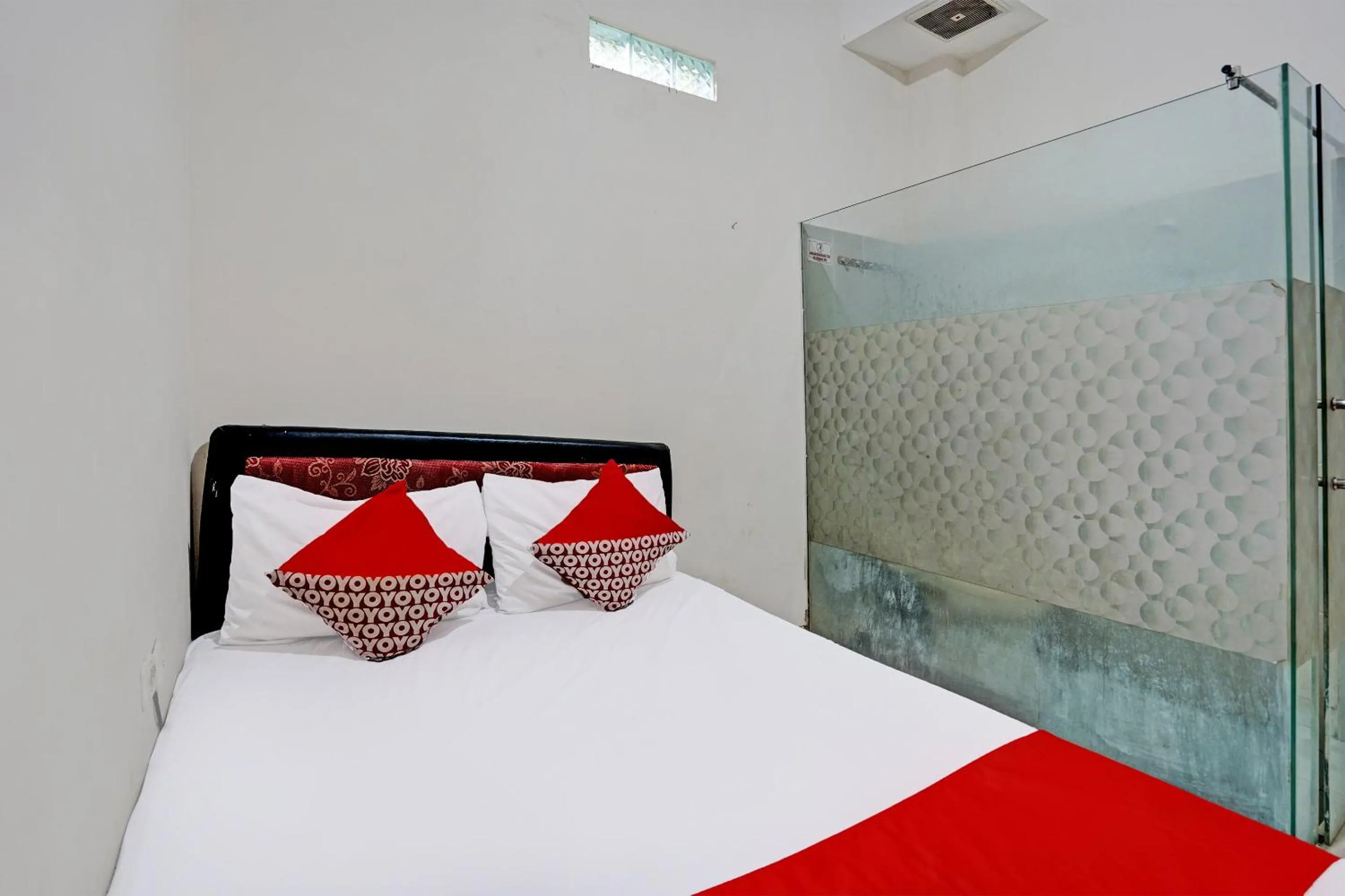 Bedroom, Bed in OYO Life 92190 Arya Guest House