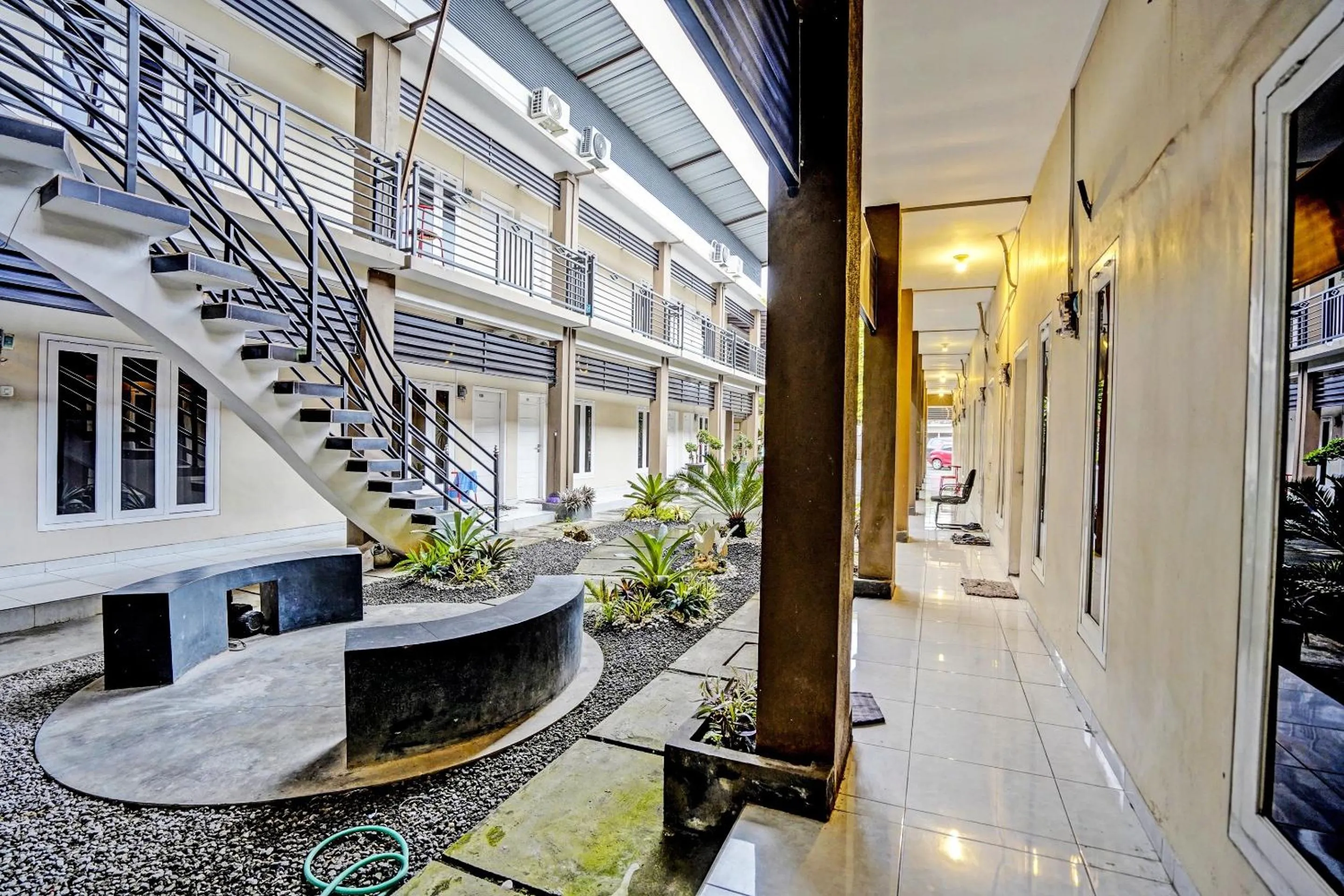 Lobby or reception in OYO Life 92190 Arya Guest House